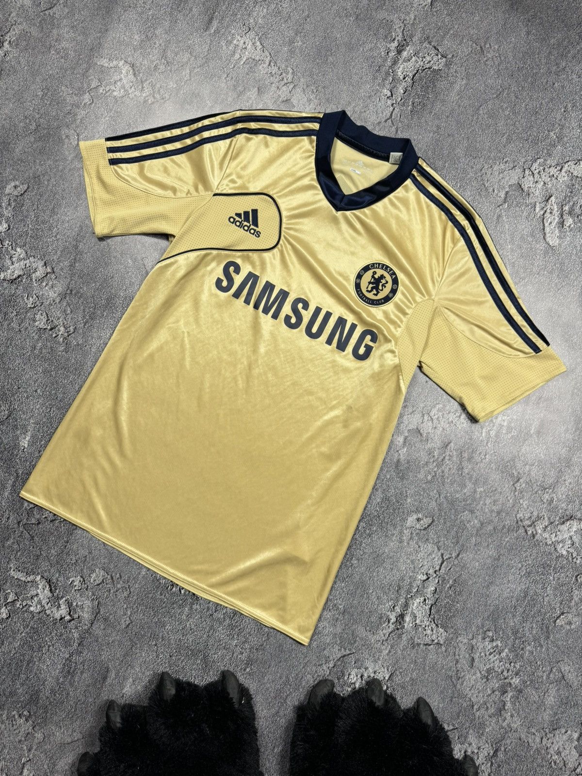 Adidas Chelsea FC 2012/13 Away Kit — "Golden" Archive Edition Size US M / EU 48-50 / 2 - 1 Thumbnail