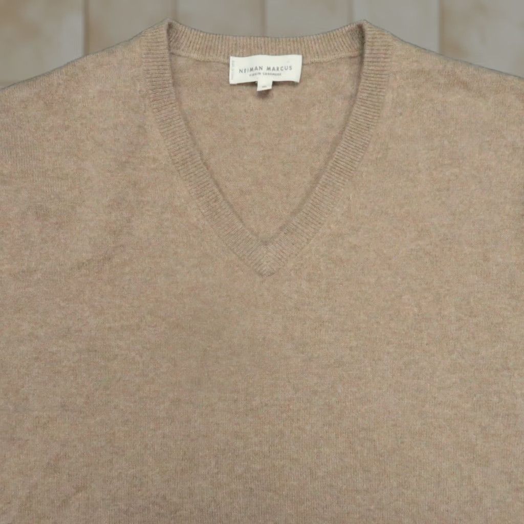 Neiman Marcus Neiman Marcus Sweater Mens XL Brown 100% Cashmere V Neck Pullover End Mens XL Brown Cashmere Sweater Size US XL / EU 56 / 4 - 1 Thumbnail