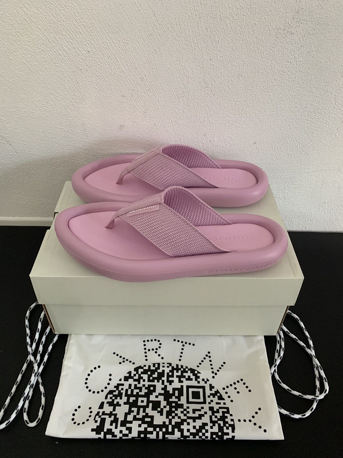 Stella McCartney Stella McCartney Air Slide Flip Flop Size US 9 / IT 39 - 2 Thumbnail