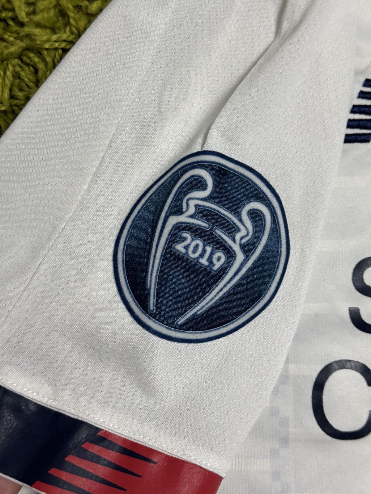 New Balance Liverpool 2019-2020 Away Jersey Size US L / EU 52-54 / 3 - 6 Thumbnail