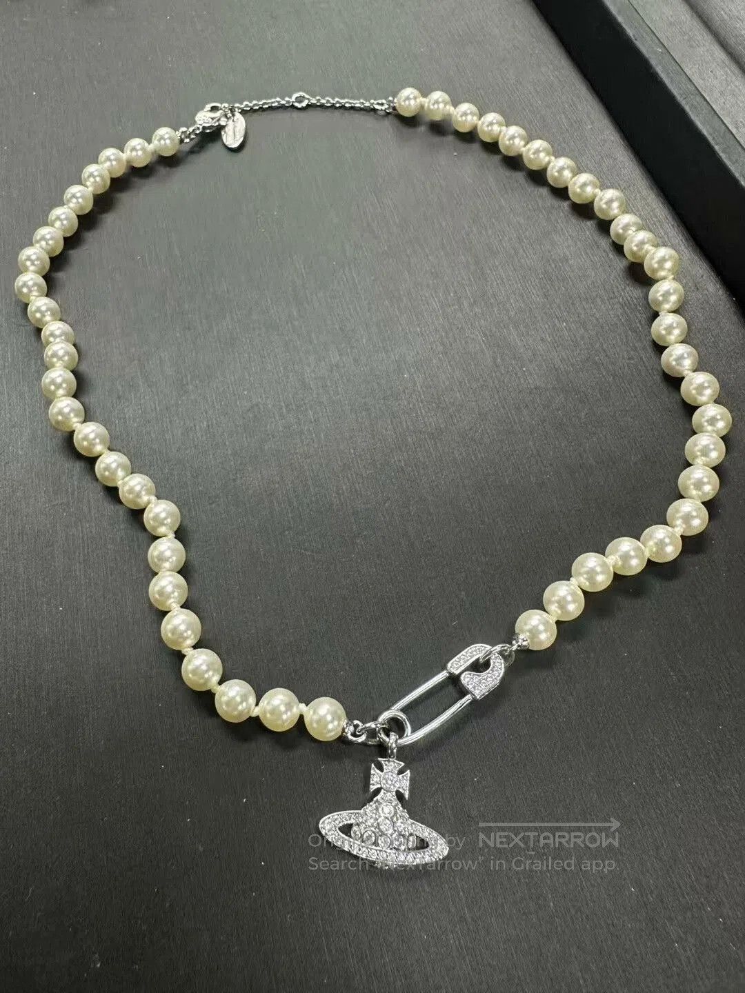 Vivienne Westwood Vivienne Westwood Pearl Brooch Necklace. Size ONE SIZE - 1 Thumbnail