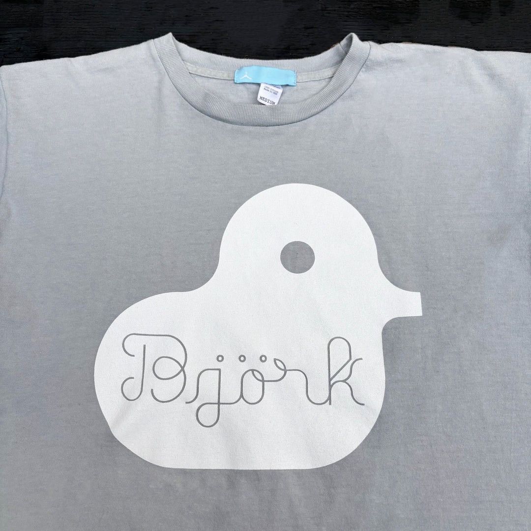 Band Tees Bjork 2002 Vintage Vespertine Tour Band Y2k Rare T-Shirt Size US M / EU 48-50 / 2 - 2 Thumbnail