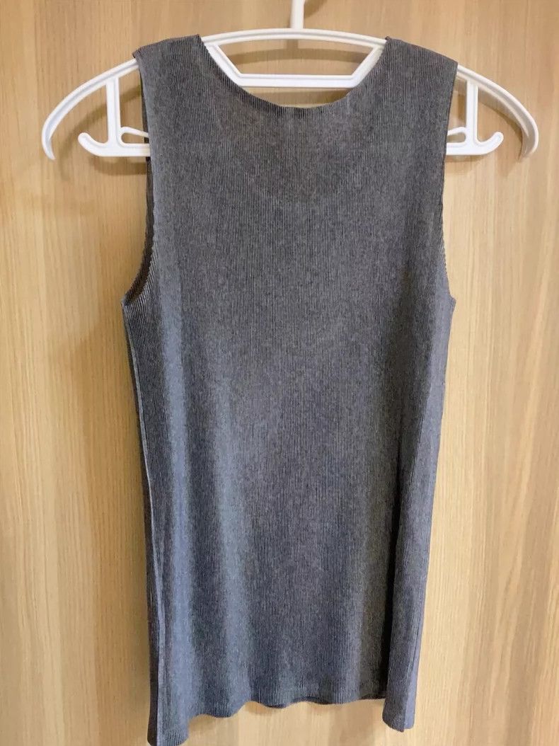 Issey Miyake issey miyake size:5 Grey pleated vest 2505-Nextarrow Size XXS / US 00 / IT 34 - 3 Thumbnail