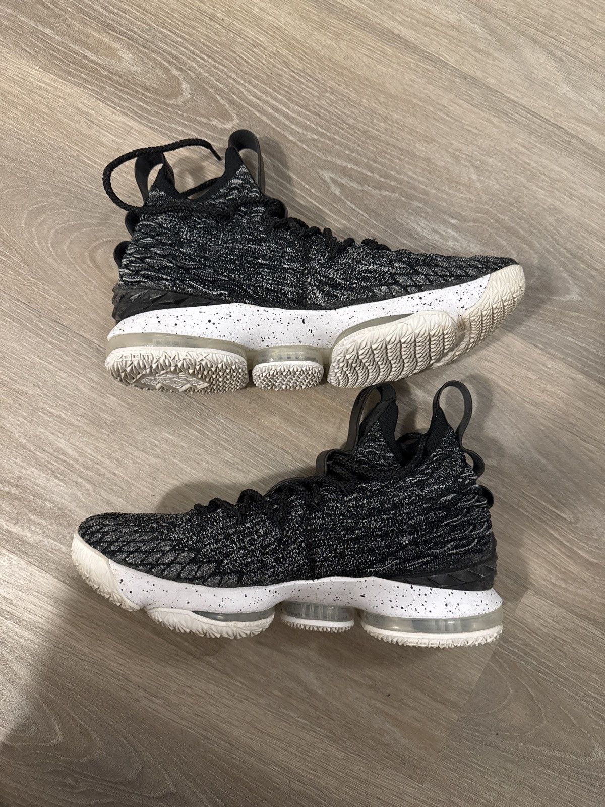 Nike Nike LeBron 15 Ashes Size US 8.5 / EU 41-42 - 2 Thumbnail