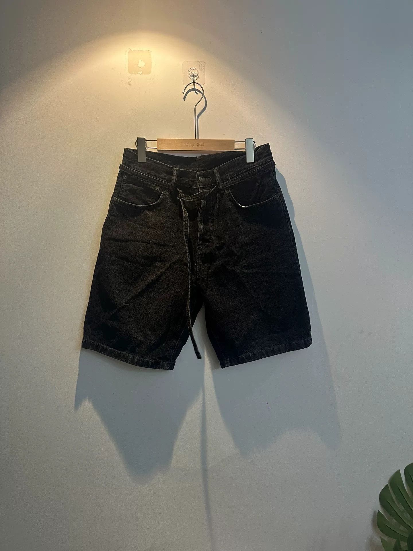 Acne Studios acne studios black denim shorts Size US 28 / EU 44 - 1 Thumbnail