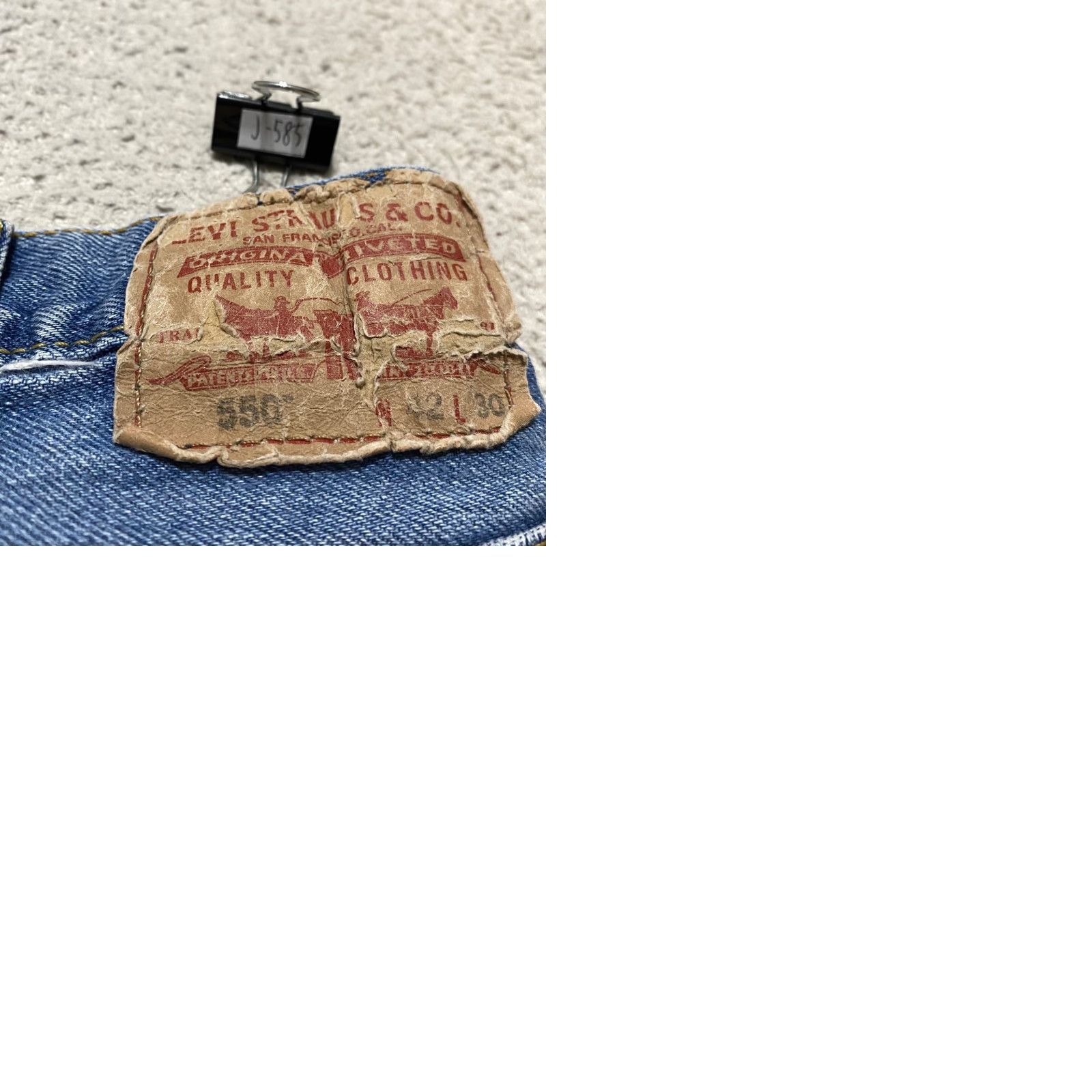 Levi's Levi's 550 Jeans Mens 42x30 Blue Denim Straight Relaxed Fit 5-Pocket Cotton Denim Jeans Blue Mens 550 90s Retro Style (if applicable) Size US 42 / EU 58 - 9 Thumbnail