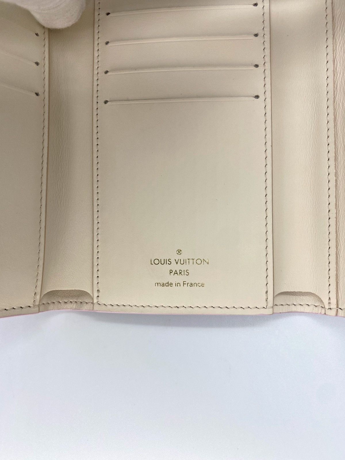 Louis Vuitton Louis Vuitton Portefeuille Capucines Compact Trifold Wallet Size ONE SIZE - 15 Thumbnail