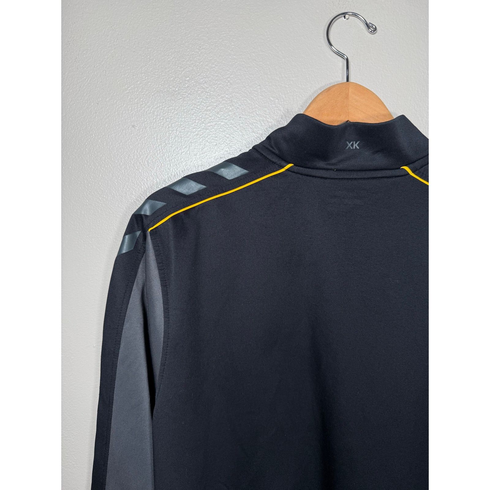 Hummel Cambridge United Hummel training top 1/4 zip shirt size S Size US S / EU 44-46 / 1 - 9 Thumbnail
