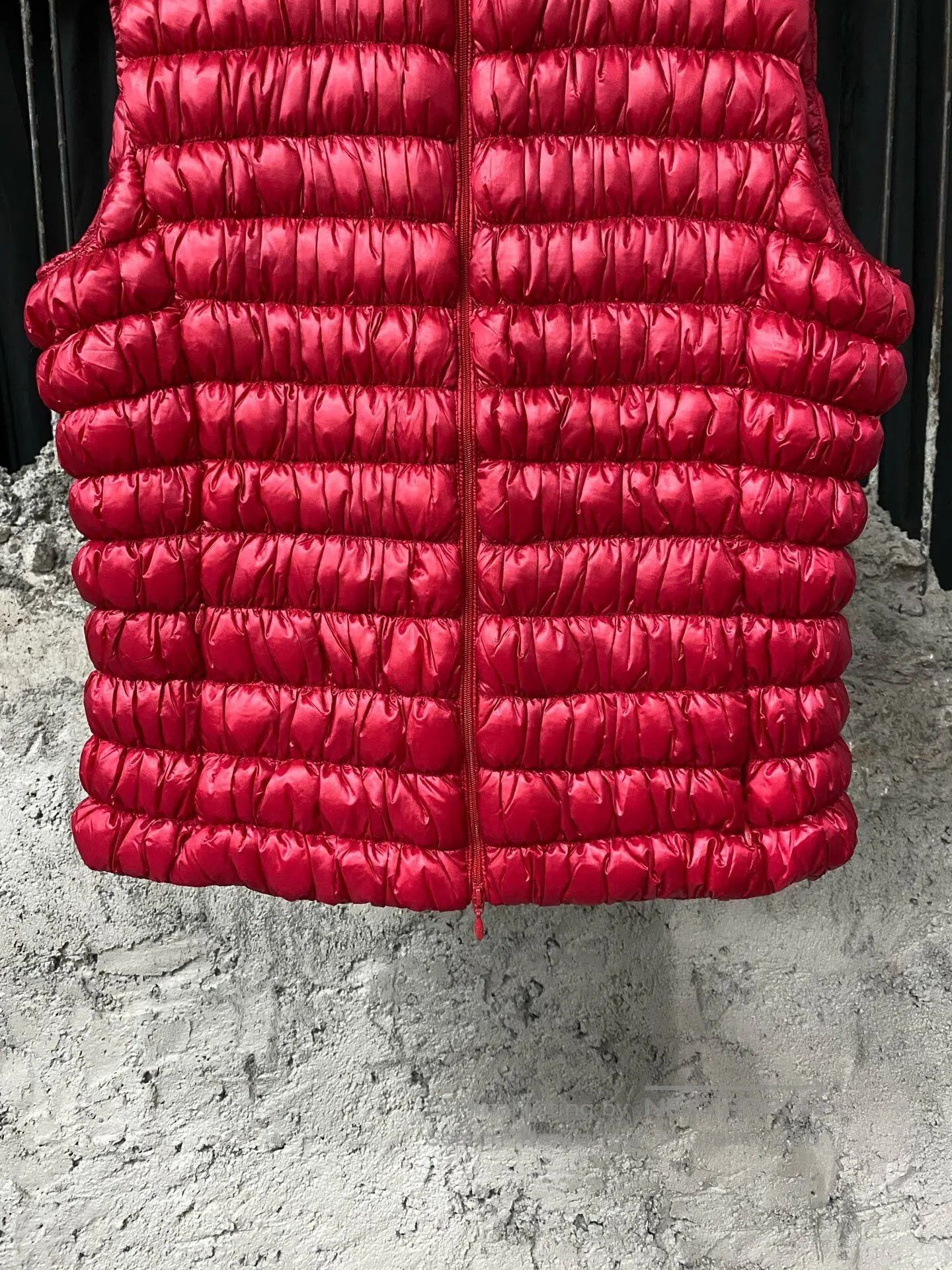 Moncler red moncler down vest for layering. Size US M / EU 48-50 / 2 - 4 Thumbnail