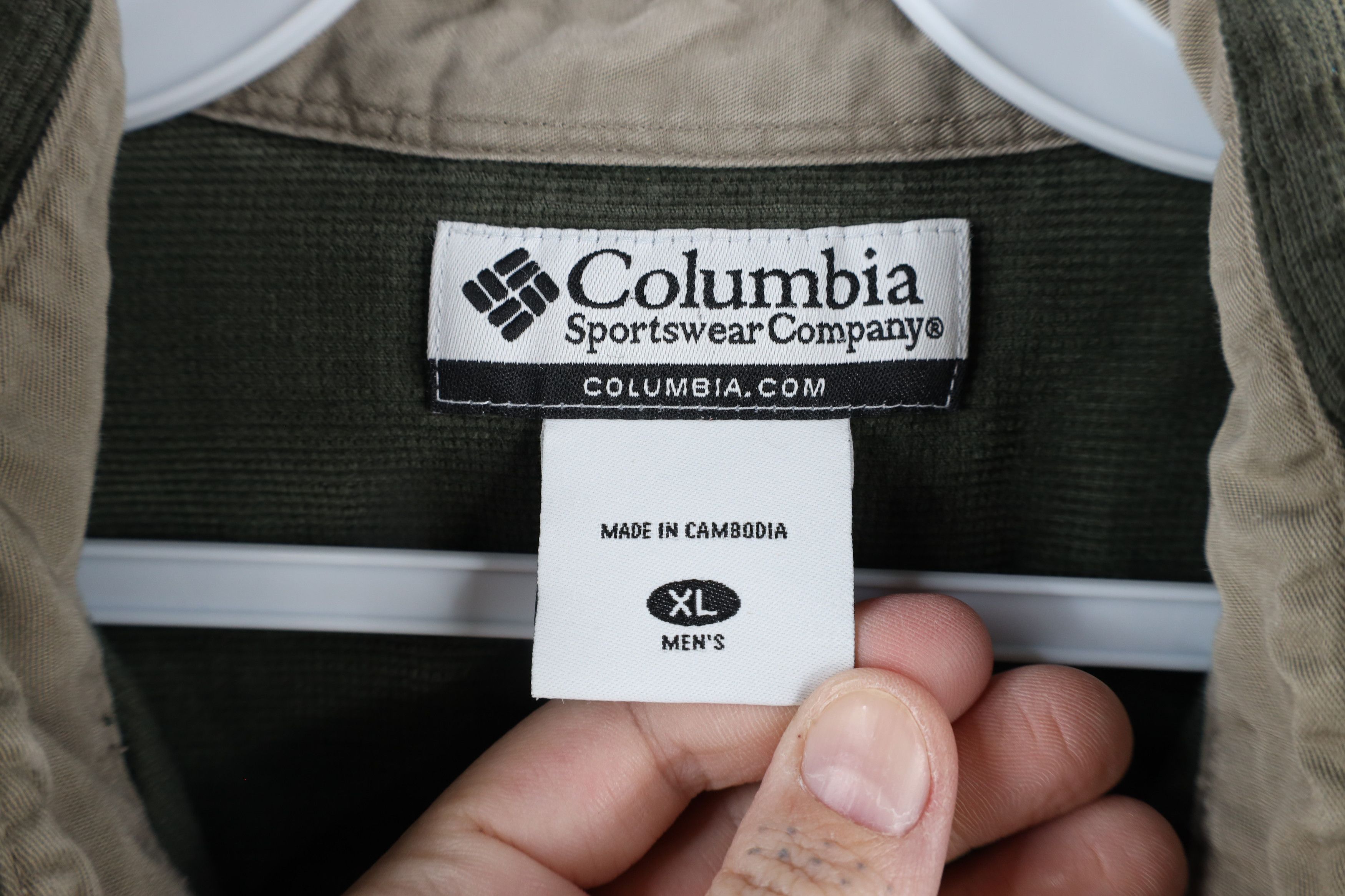 Columbia × Vintage Vintage 90s Columbia Out Corduroy Collared Button Down Shirt Size US XL / EU 56 / 4 - 6 Thumbnail