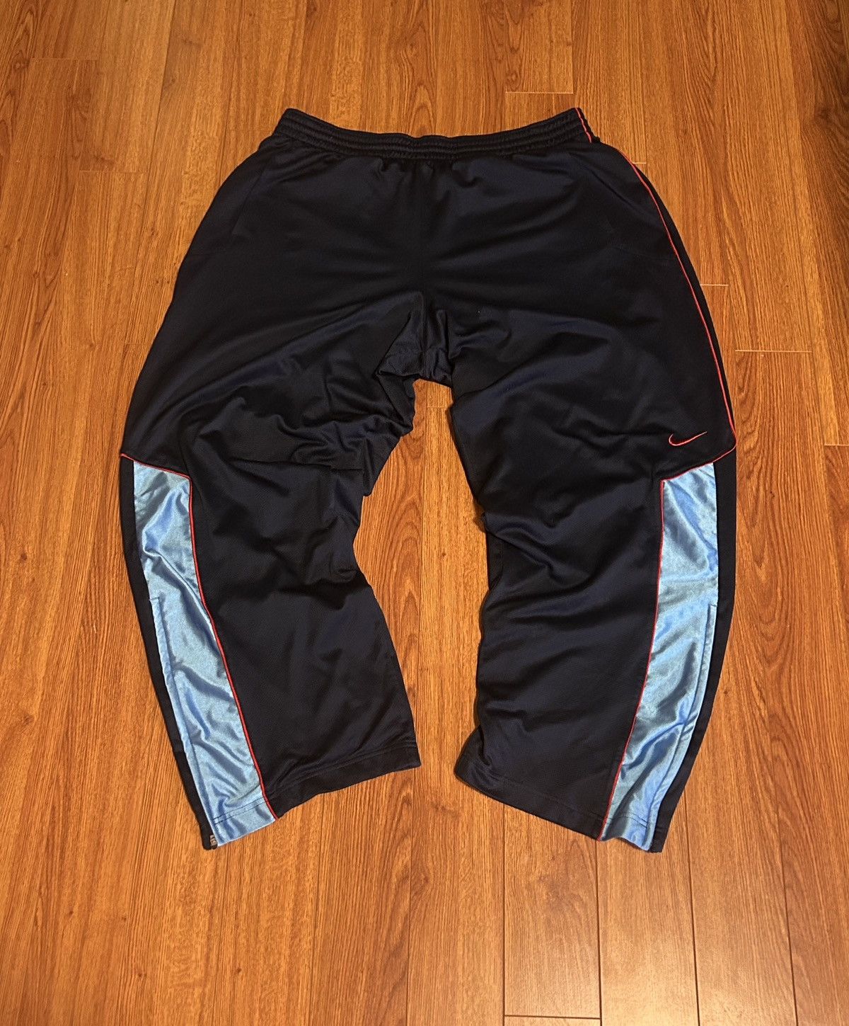 Nike Y2K Nike Gray Tag Navy Blue& Red Lined Baggy Track Pants Size US 36 / EU 52 - 1 Thumbnail
