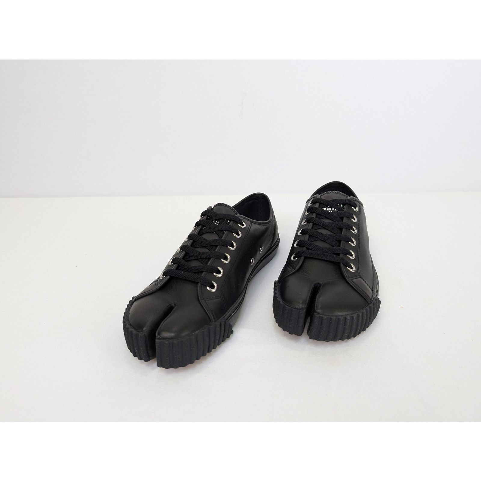 Maison Margiela o1rshd1 Q:2 / Tabi Low-top sneakers in Black/Beige Size US 11 / EU 44 - 8 Thumbnail