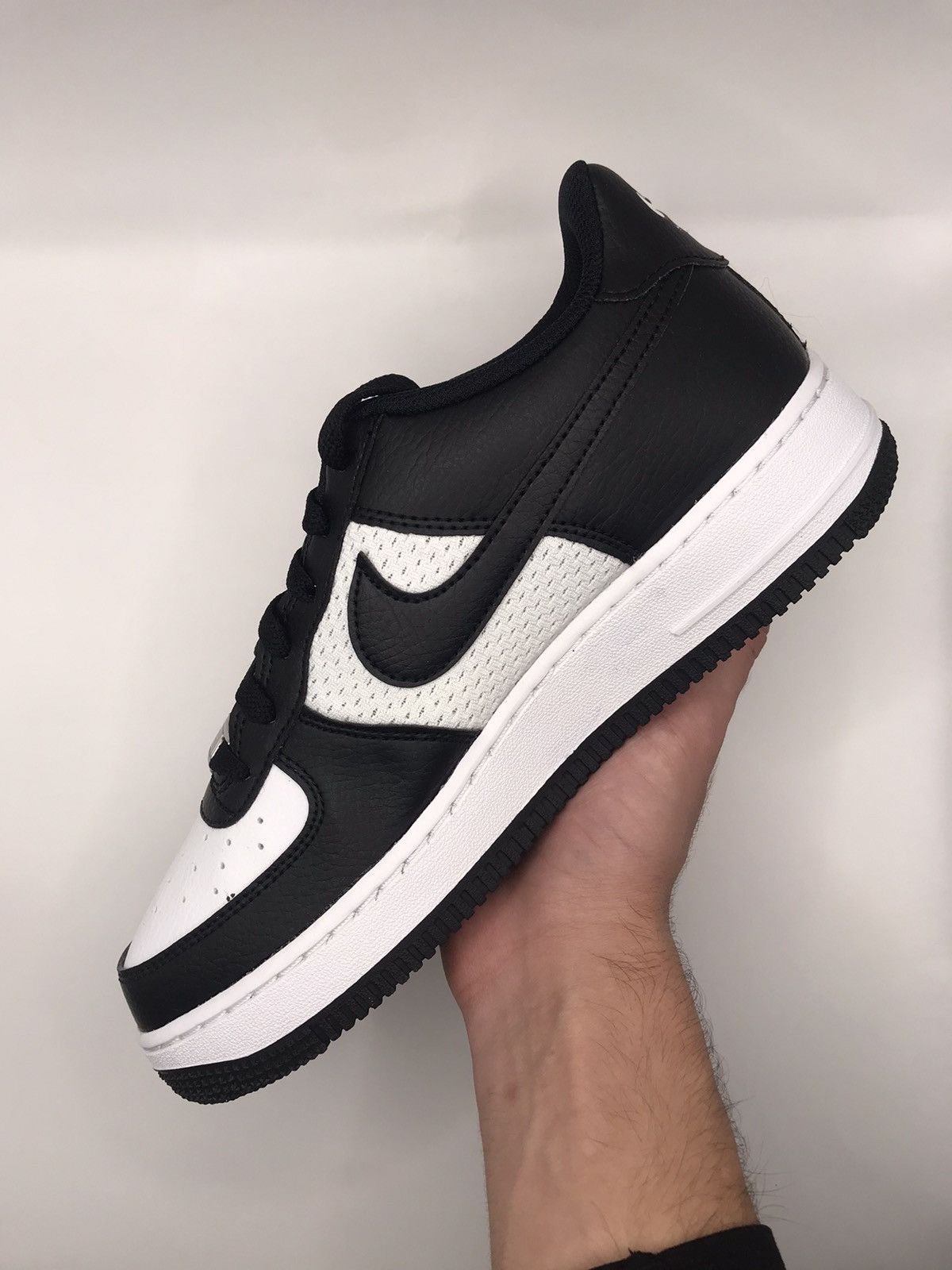 Nike Nike Air Force 1 “Black&White” Size US 7 / EU 40 - 2 Thumbnail