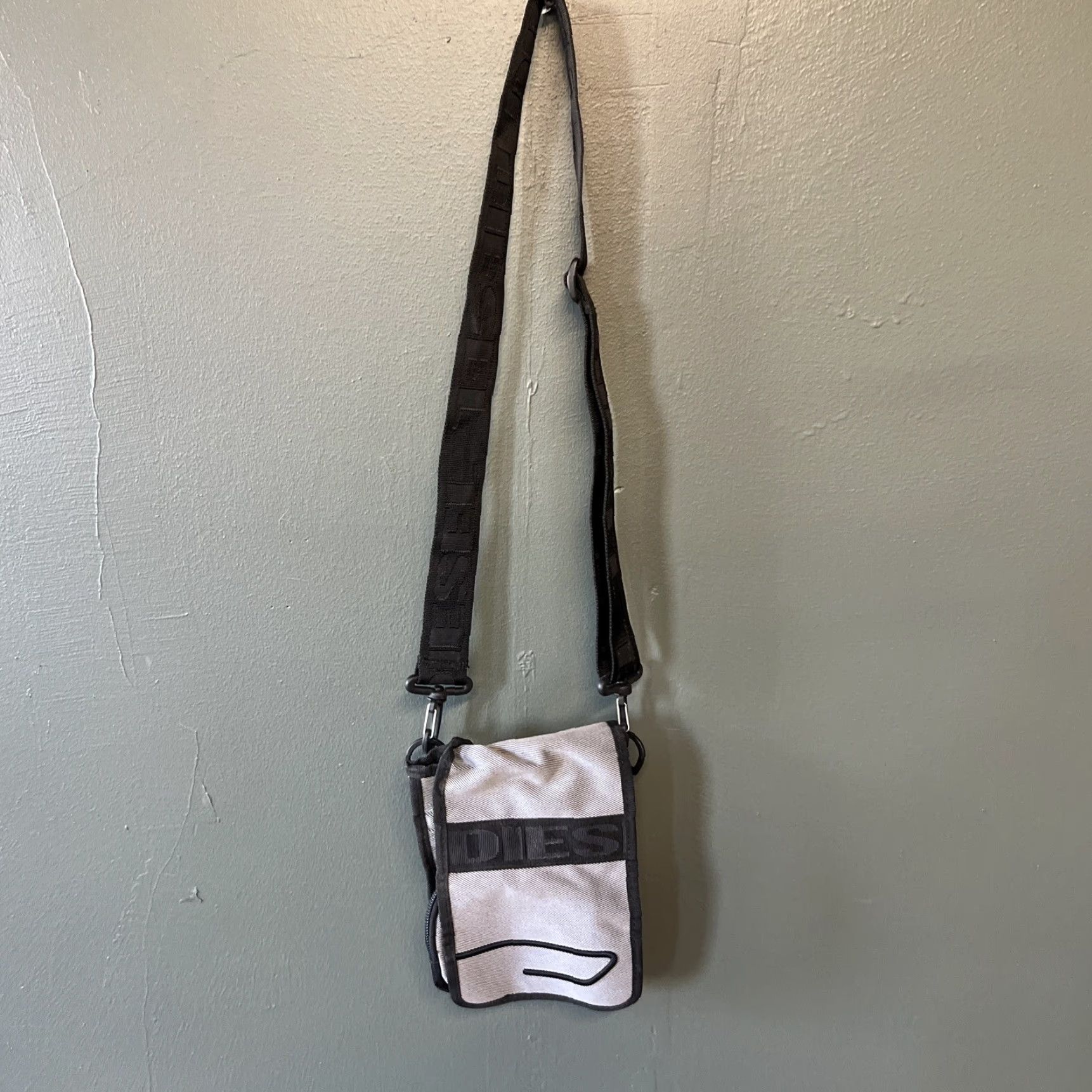 Diesel VINTAGE Diesel Spare Parts Utility Bag UNISEX Crossbody Canvas Leather Gray Unisex Adults 2000s Gorpcore Bag, Utility, Crossbody, Diesel, Gray Size ONE SIZE - 2 Thumbnail