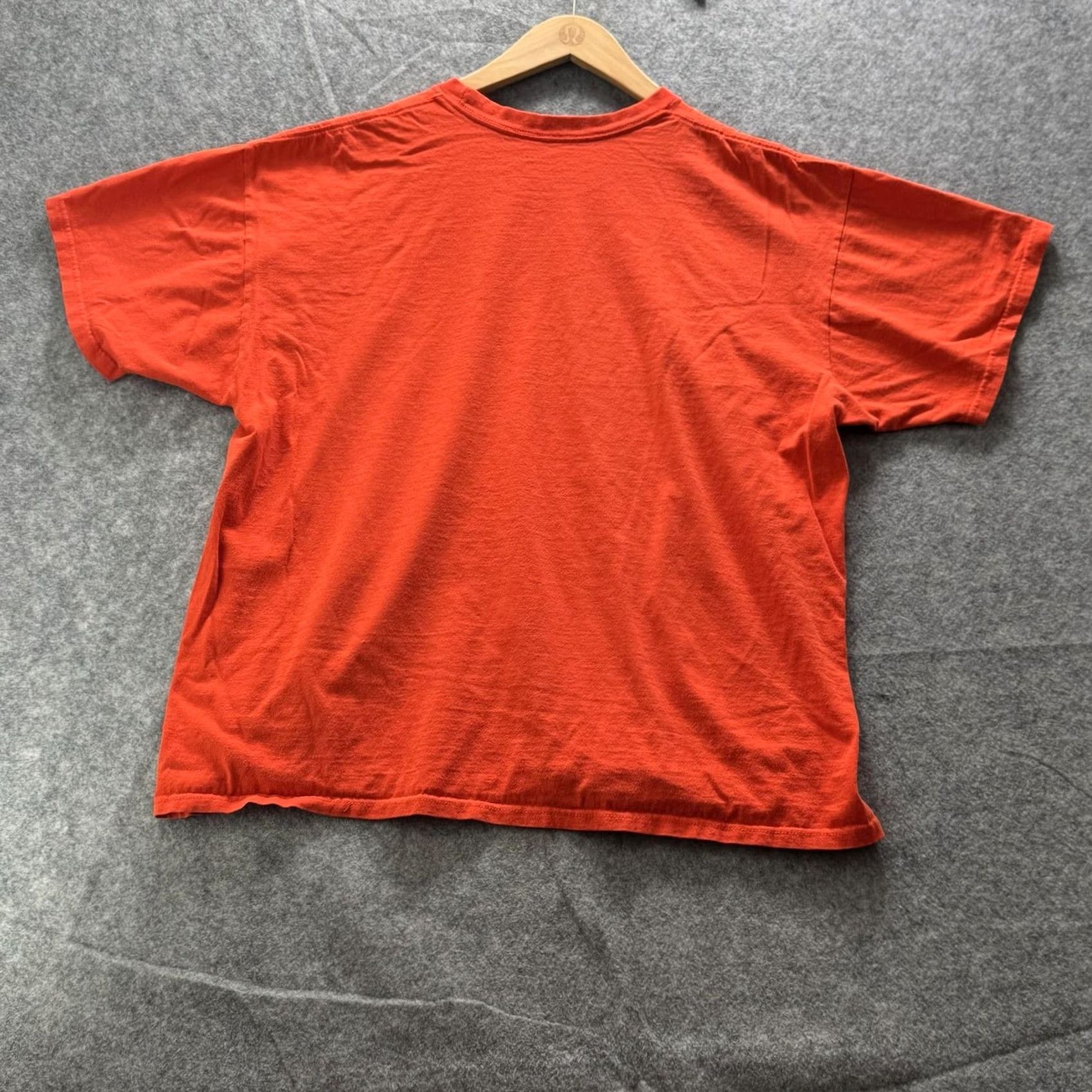 Nike VINTAGE NIKE Shirt Mens L Orange Graphic Tee Crewneck Tagless Swoosh Size US L / EU 52-54 / 3 - 6 Thumbnail