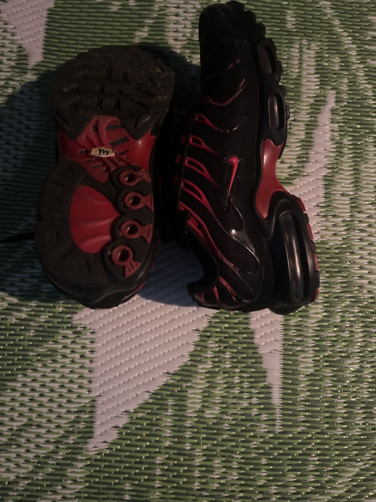 Nike Nike Air Max Plus “Black / University Red Gradient” Size US 8 / EU 41 - 4 Thumbnail