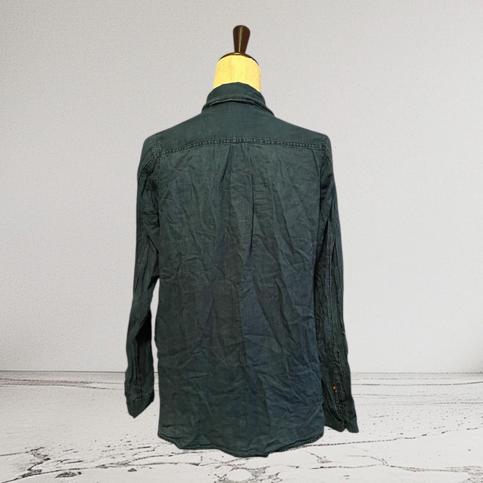 J.Crew J.Crew Women’s Denim Shirt Size 6 Classic Button‑Down Size M / US 6-8 / IT 42-44 - 3 Thumbnail