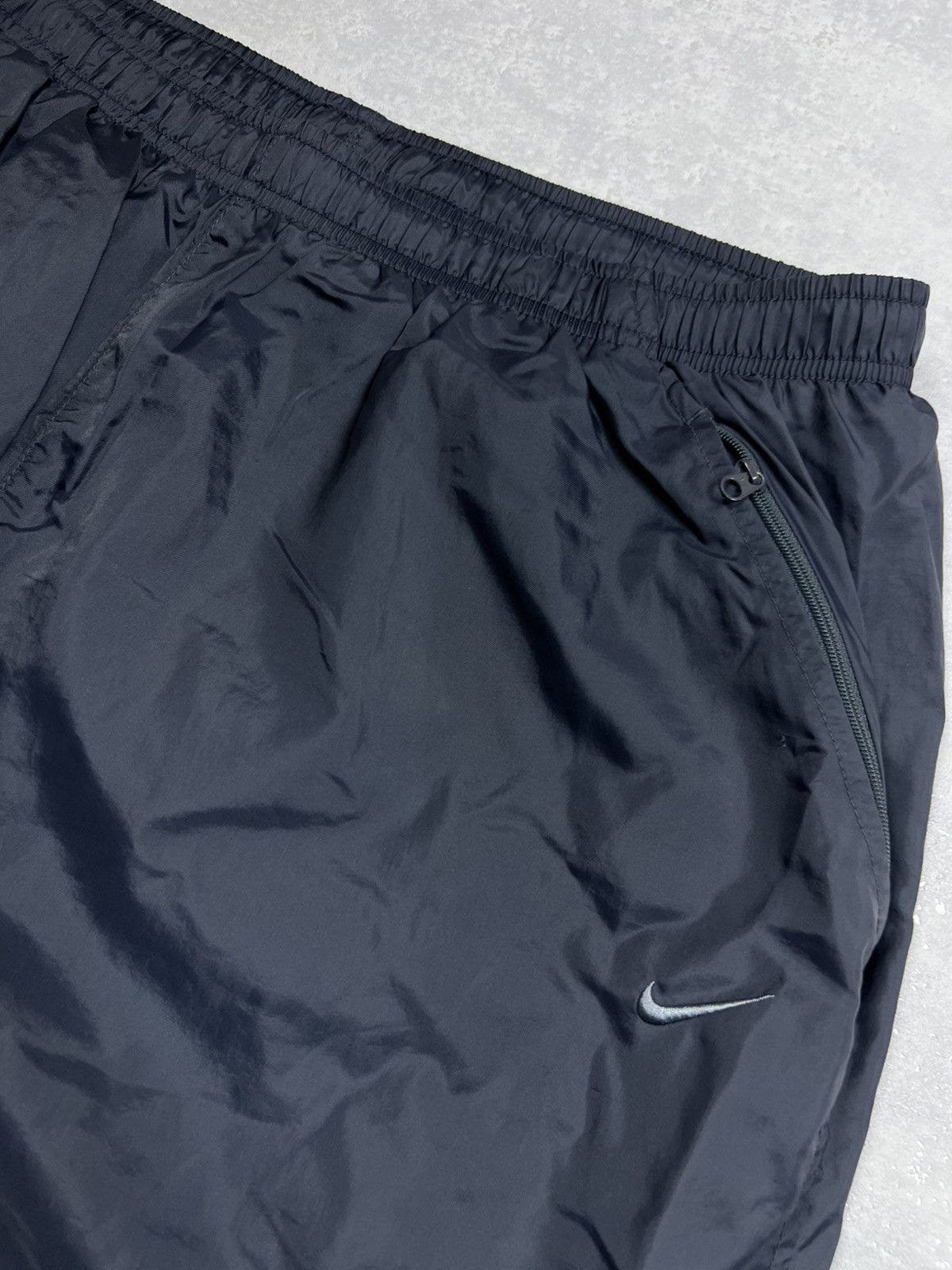 Nike 90s Nike Swoosh Vintage Y2K Gorpcore Nylon Parachute Pants Size US 34 / EU 50 - 3 Thumbnail