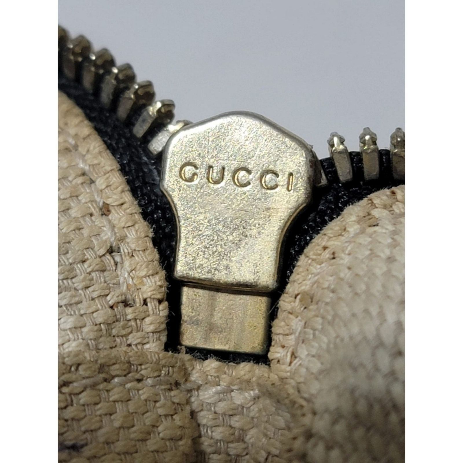 Gucci Authentic GUCCI Pebbled Calfskin Small Soho Disco Bag Black Size ONE SIZE - 4 Thumbnail