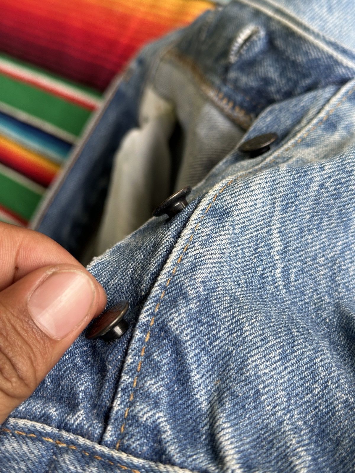 Levi's Distress Vintage Levis 80s Light Wash Black Button 33x44 Size US 33 - 12 Thumbnail