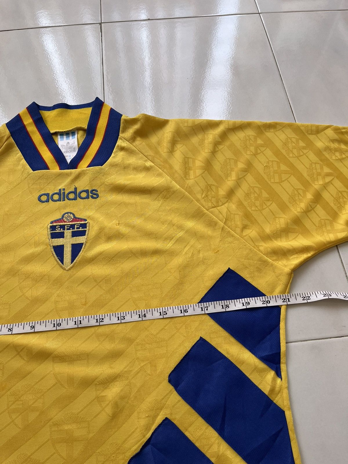 Adidas Sweden 1994/1996 Home ( Golden Generation ) Size US M / EU 48-50 / 2 - 20 Thumbnail