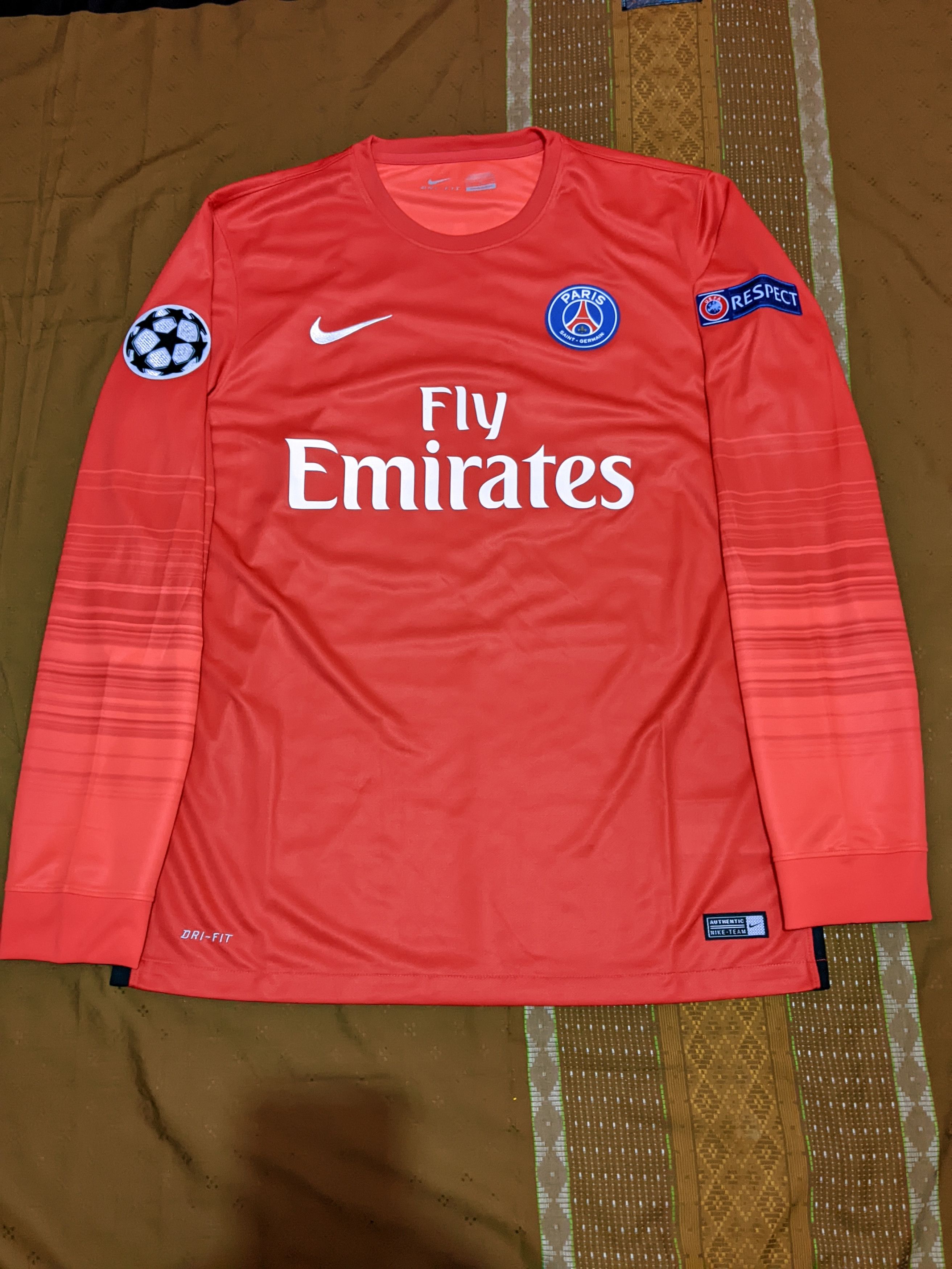 image of Soccer Jersey x Vintage Paris Saint Germain 2015 Player Issue Keeper Football Shirt in Red (Size Me