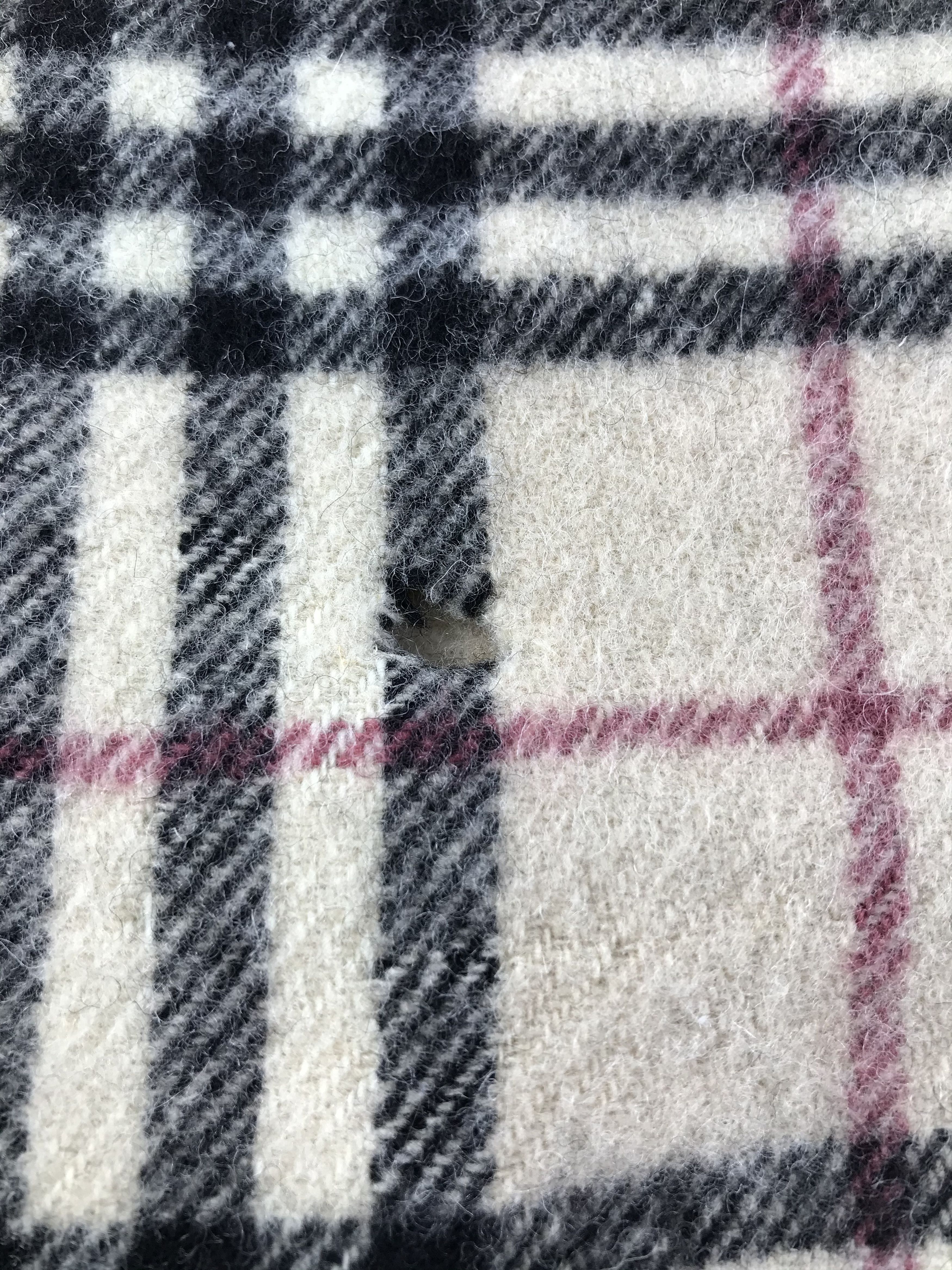 Burberry Vintage Burberry Scarf/Muffler/Neckwear MF945 Size ONE SIZE - 7 Thumbnail