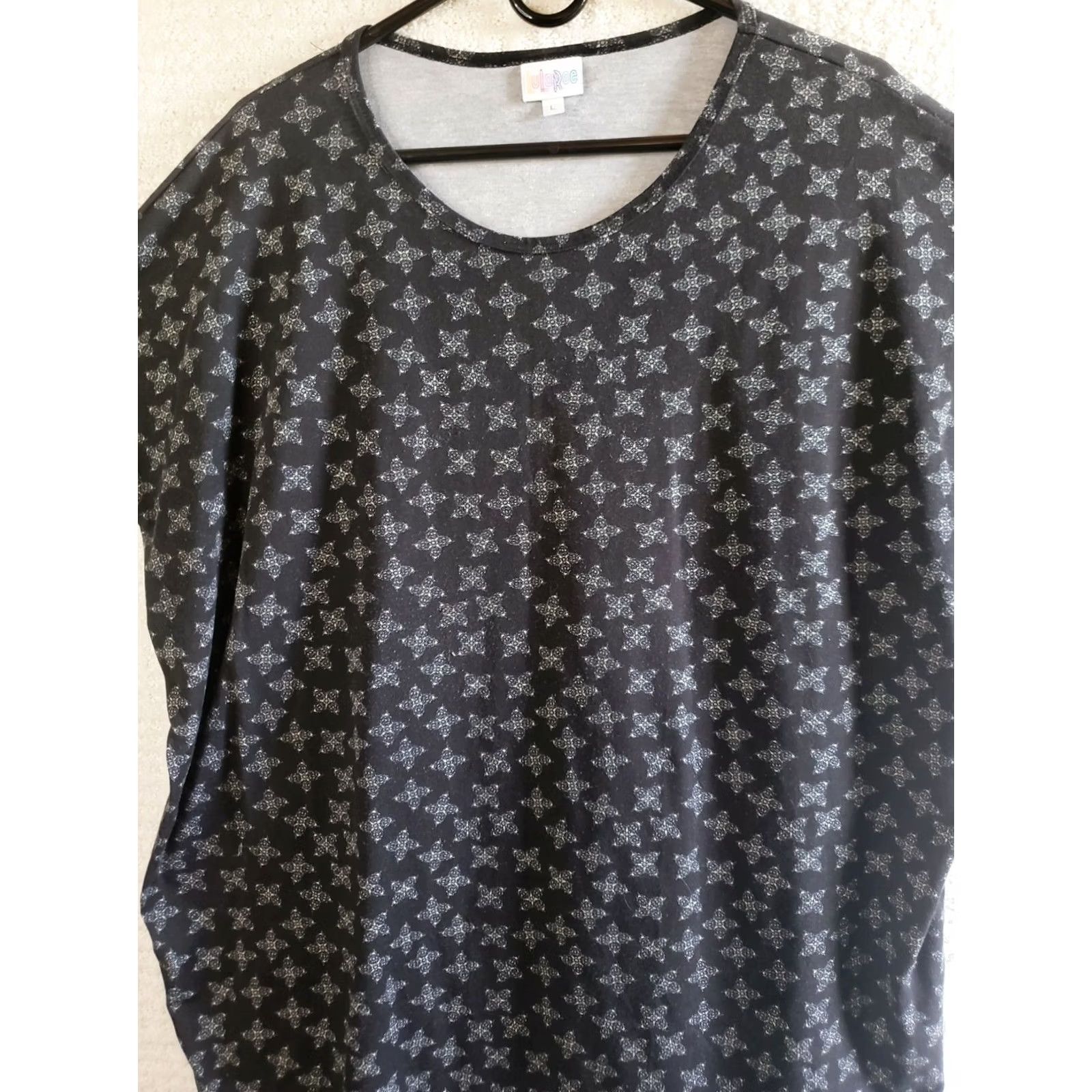 Vintage VINTAGE LuLaRoe Shirt Geometric Pattern Top Pullover Short Sleeve Navy Blue Women’s XL Casual Comfort Size XL / US 12-14 / IT 48-50 - 2 Thumbnail