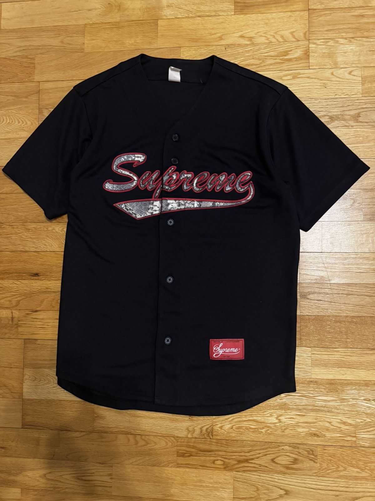 Supreme Supreme F/W 2017 Snake Script Logo Baseball Jersey Size US M / EU 48-50 / 2 - 2 Thumbnail