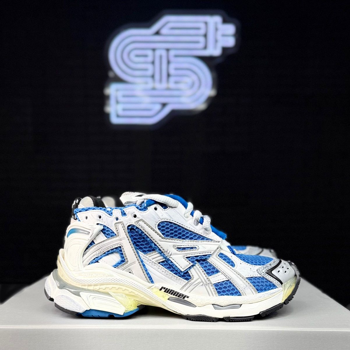 Balenciaga Balenciaga Runner Blue/White Size US 6.5 / EU 39-40 - 2 Thumbnail