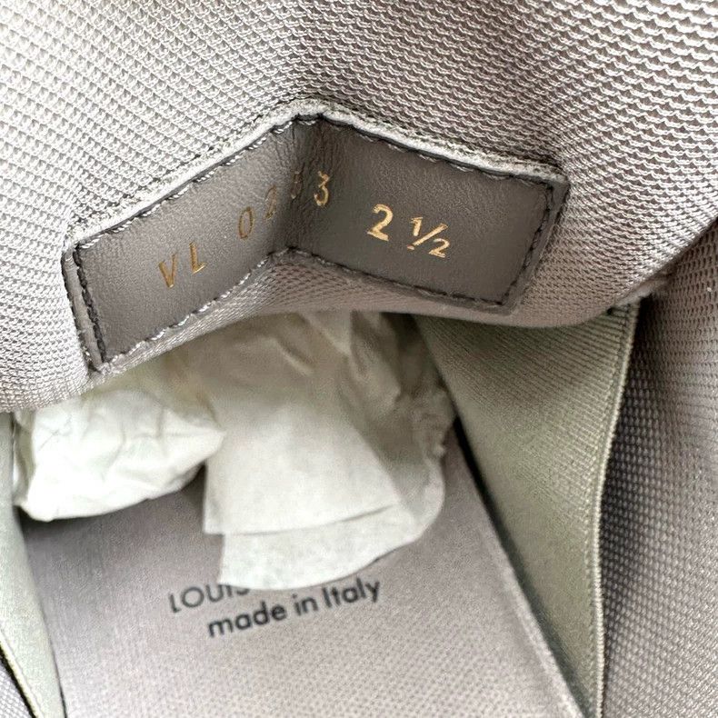 Louis Vuitton Louis Vuitton size 2.5 Black and Grey Bread Shoes Sports Sh Size US 6 / IT 36 - 3 Thumbnail