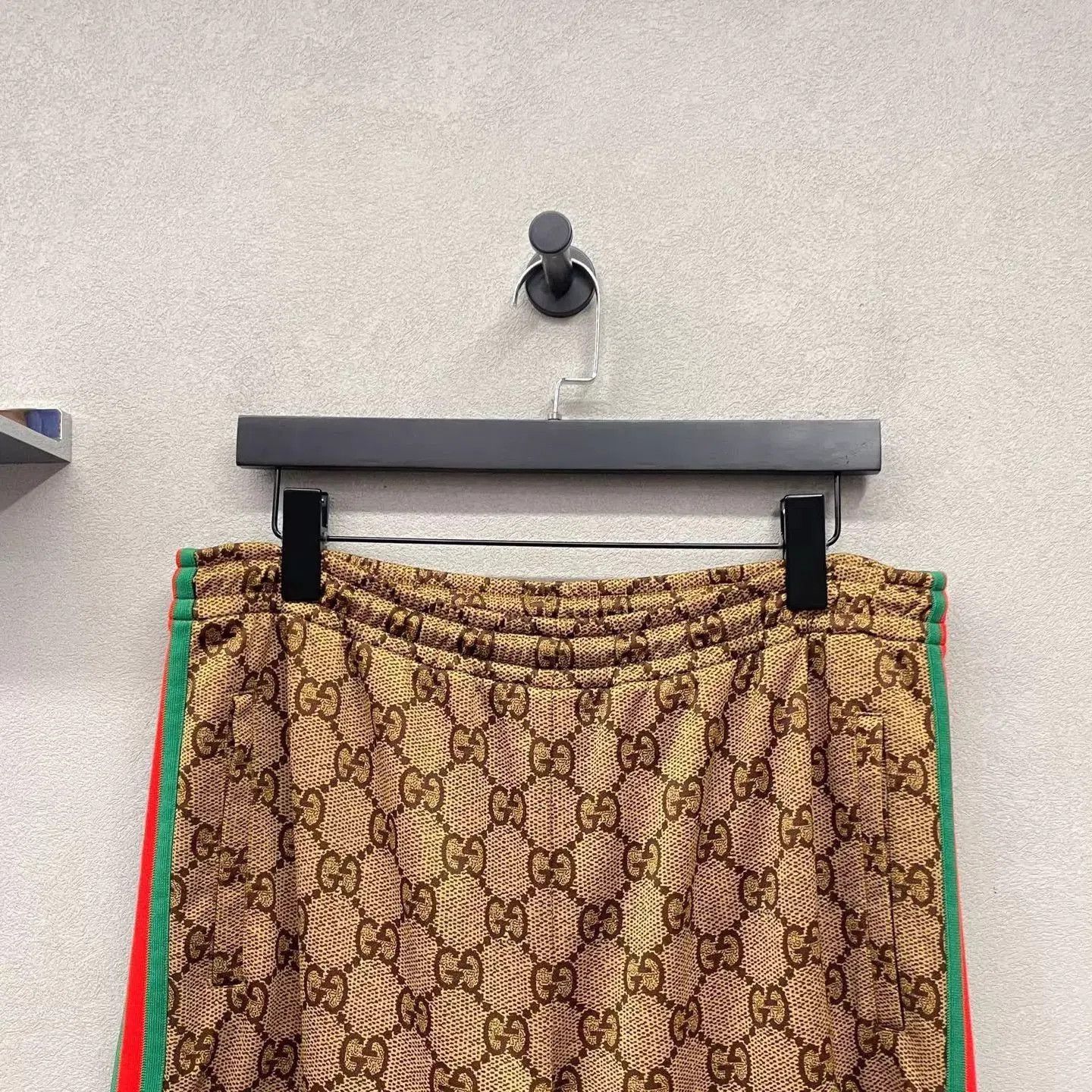Gucci Beige Patterned Casual Pants with Side Stripes. Size US 32 / EU 48 - 4 Thumbnail