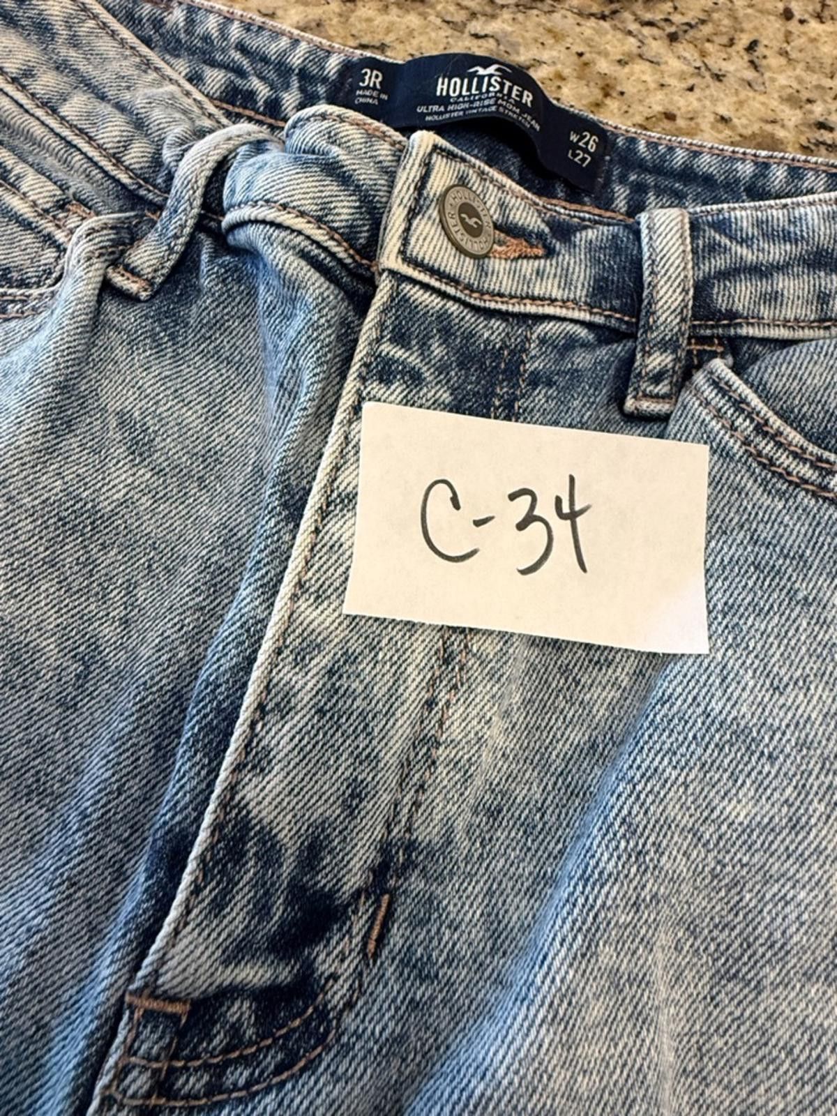 Other Hollister Ultralight High-Rise Mom Jean plaid patchwork 26”W Size 26" / US 2 / IT 38 - 12 Thumbnail