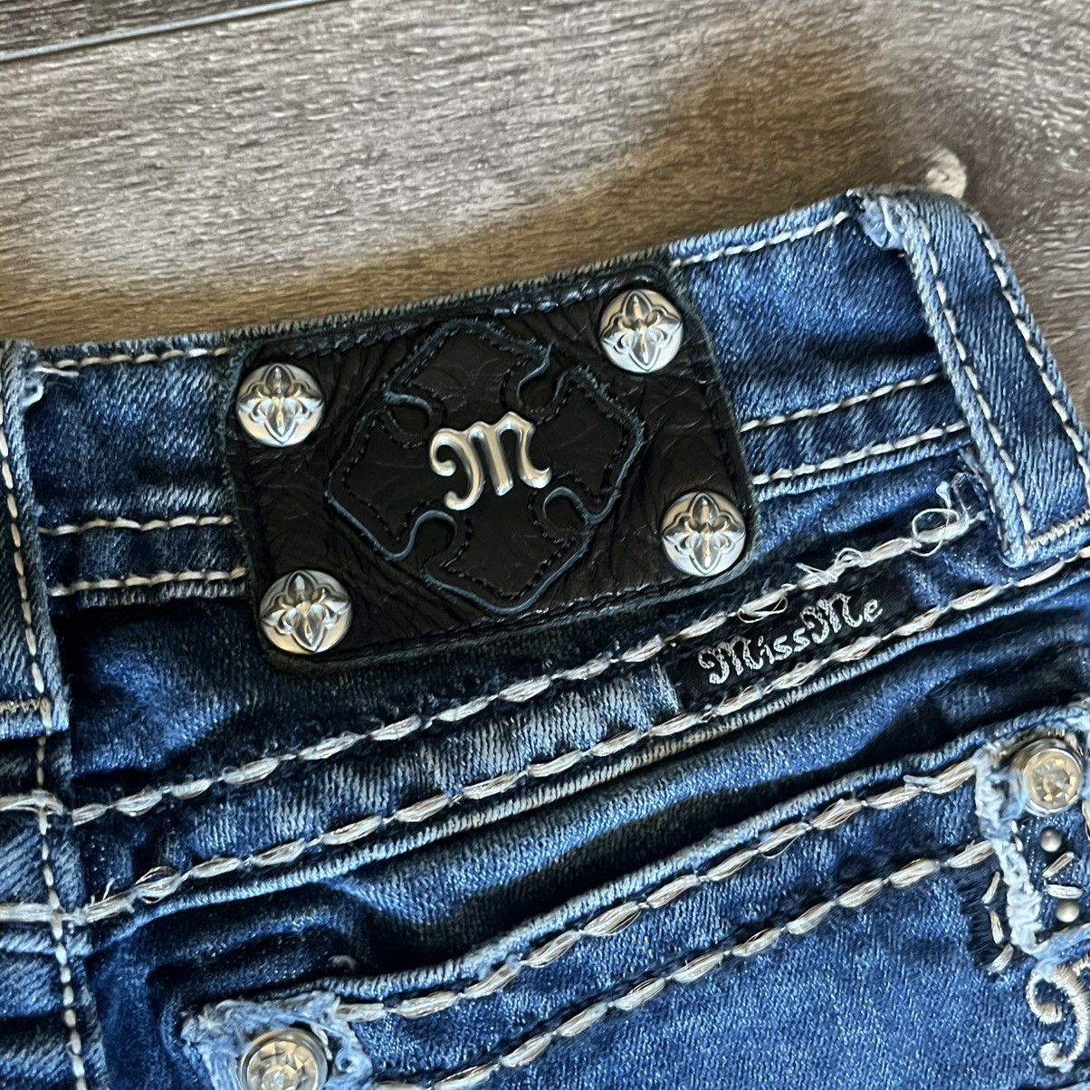 Miss Me Vintage Y2K Miss Me Signature Skinny Denim Jeans Studded Size 25" / US 0 / IT 36 - 5 Thumbnail