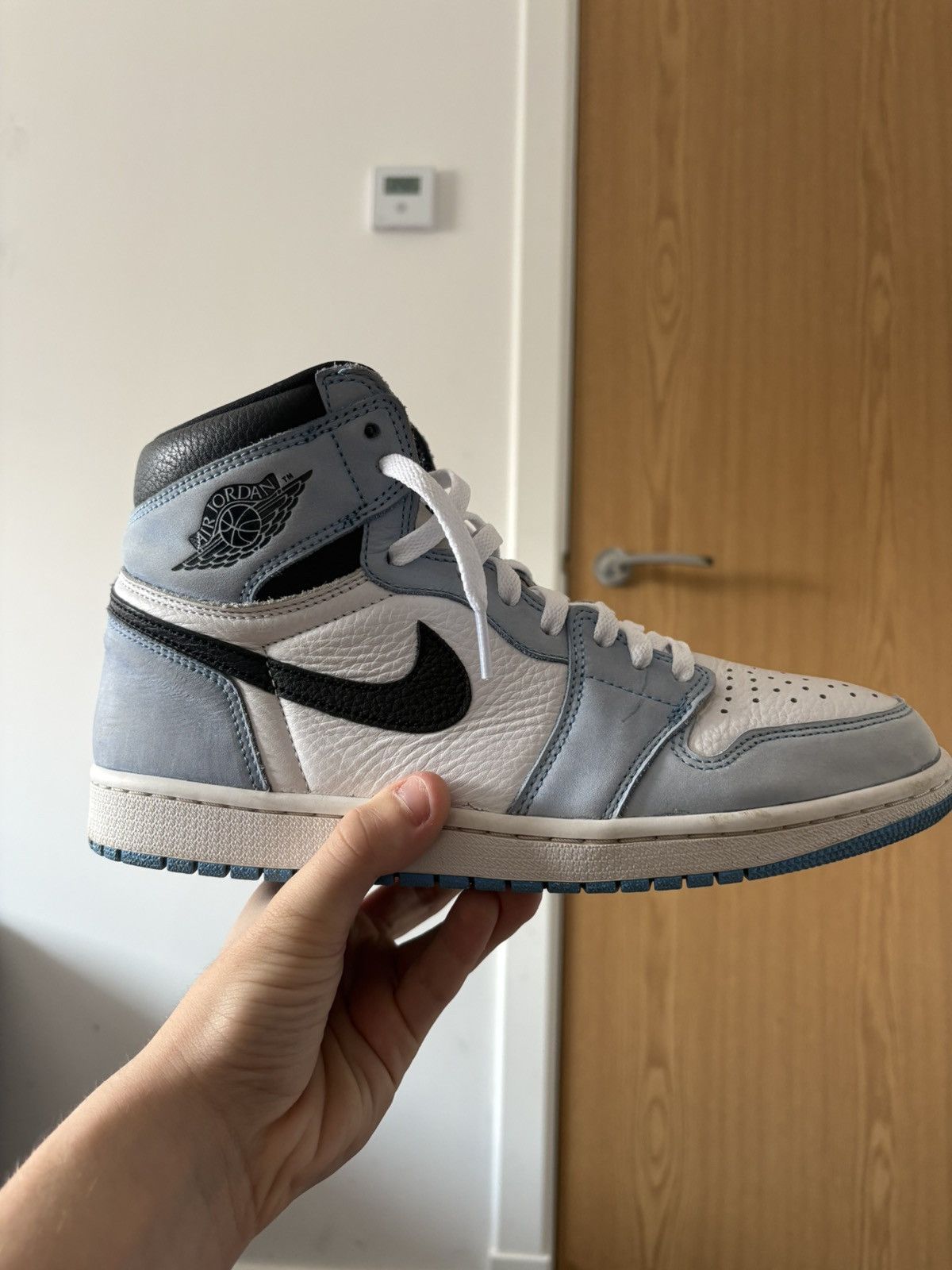 Jordan Brand × Nike Jordan 1 High Retro OG ‘University Blue’ Size US 10 / EU 43 - 2 Thumbnail