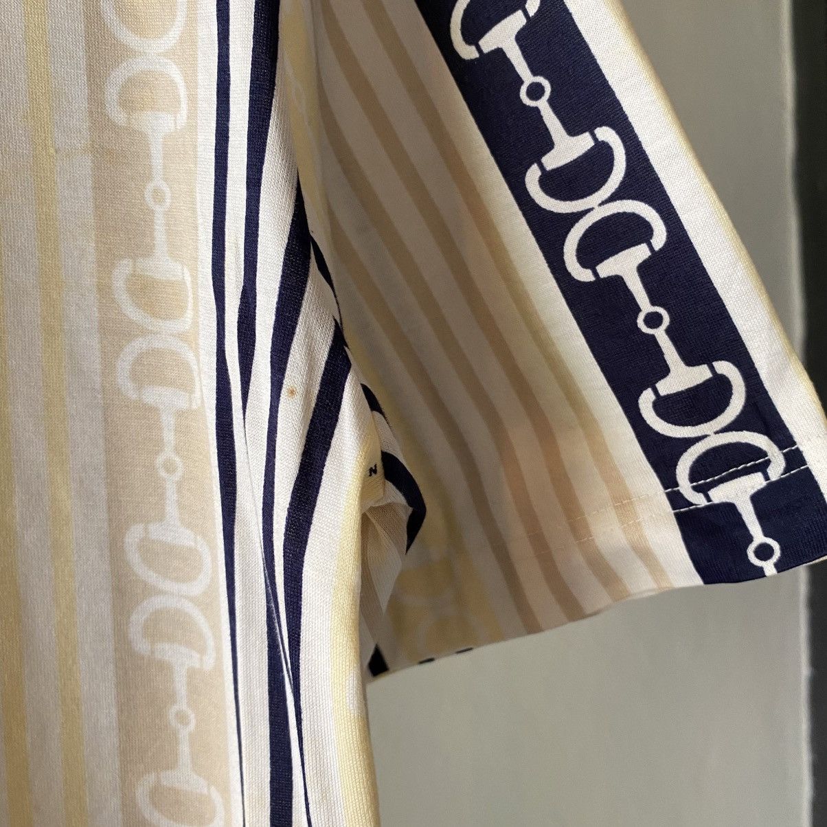 Celine CELINE Beige & Navy Chain Stripe Tee Size XS / US 0-2 / IT 36-38 - 3 Thumbnail