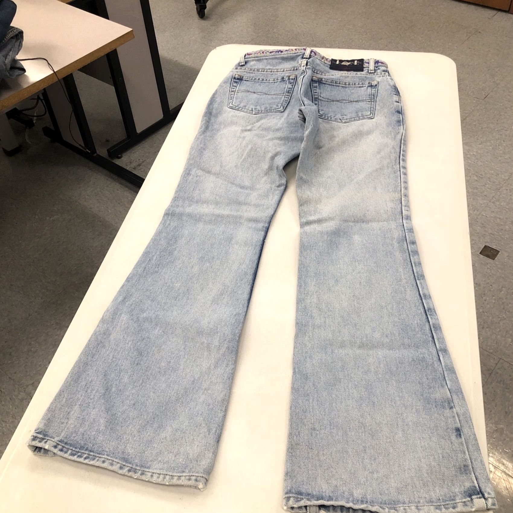Vintage VINTAGE LEI Jeans Bootcut Juniors 7 28x31 Blue Denim Southwestern Belt Look 5-Pocket Regular Rise High Rise Women Mens Girls Size 28" / US 6 / IT 42 - 6 Thumbnail