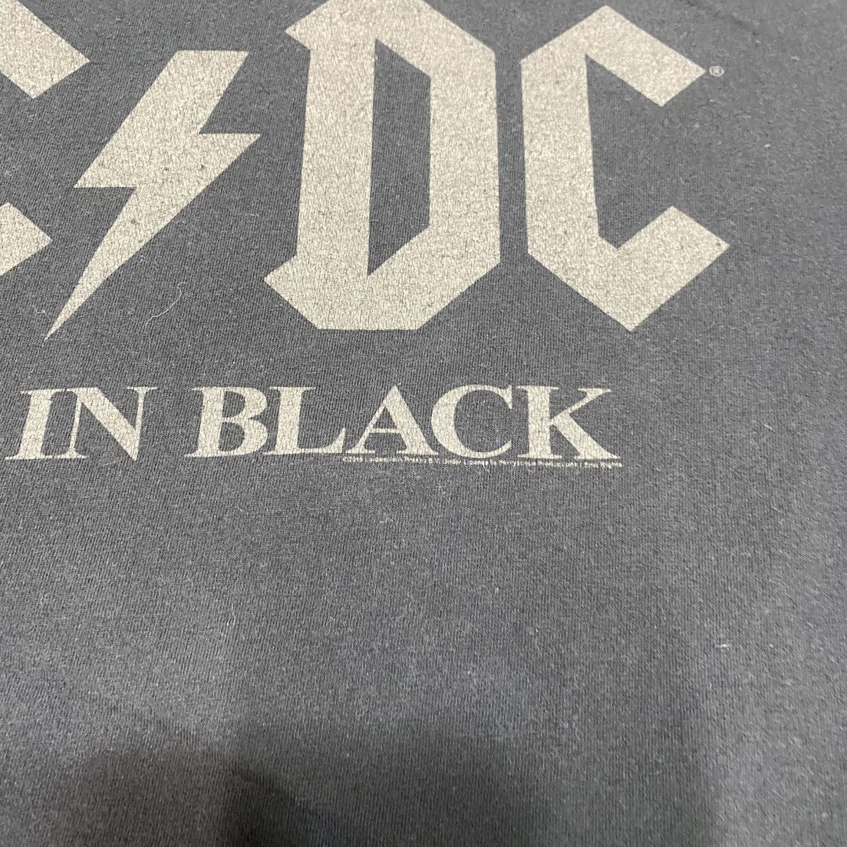 Band Tees Y2K AC/DC Back in Black Band T-shirt Size US L / EU 52-54 / 3 - 4 Thumbnail