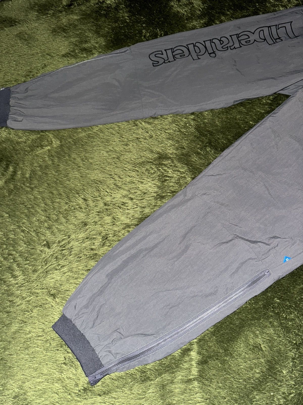 Liberaiders [S] Liberaiders Nylon Embroidered Logo Track Pants Size US 32 / EU 48 - 6 Thumbnail