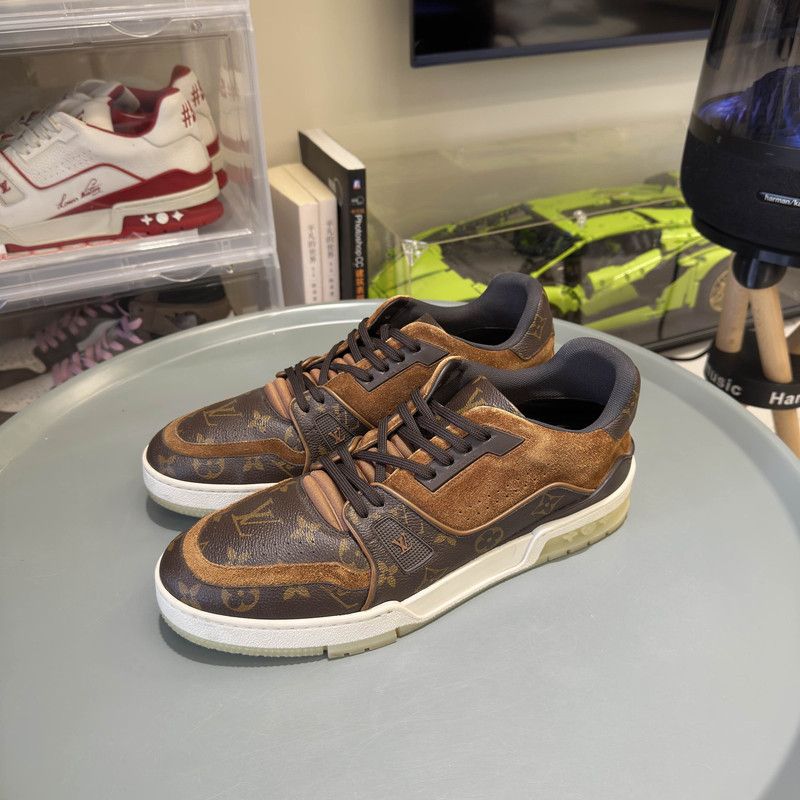 Louis Vuitton Louis Vuitton Stylish Casual Trainer Sneakers 0089 Size US 9.5 / EU 42-43 - 1 Thumbnail