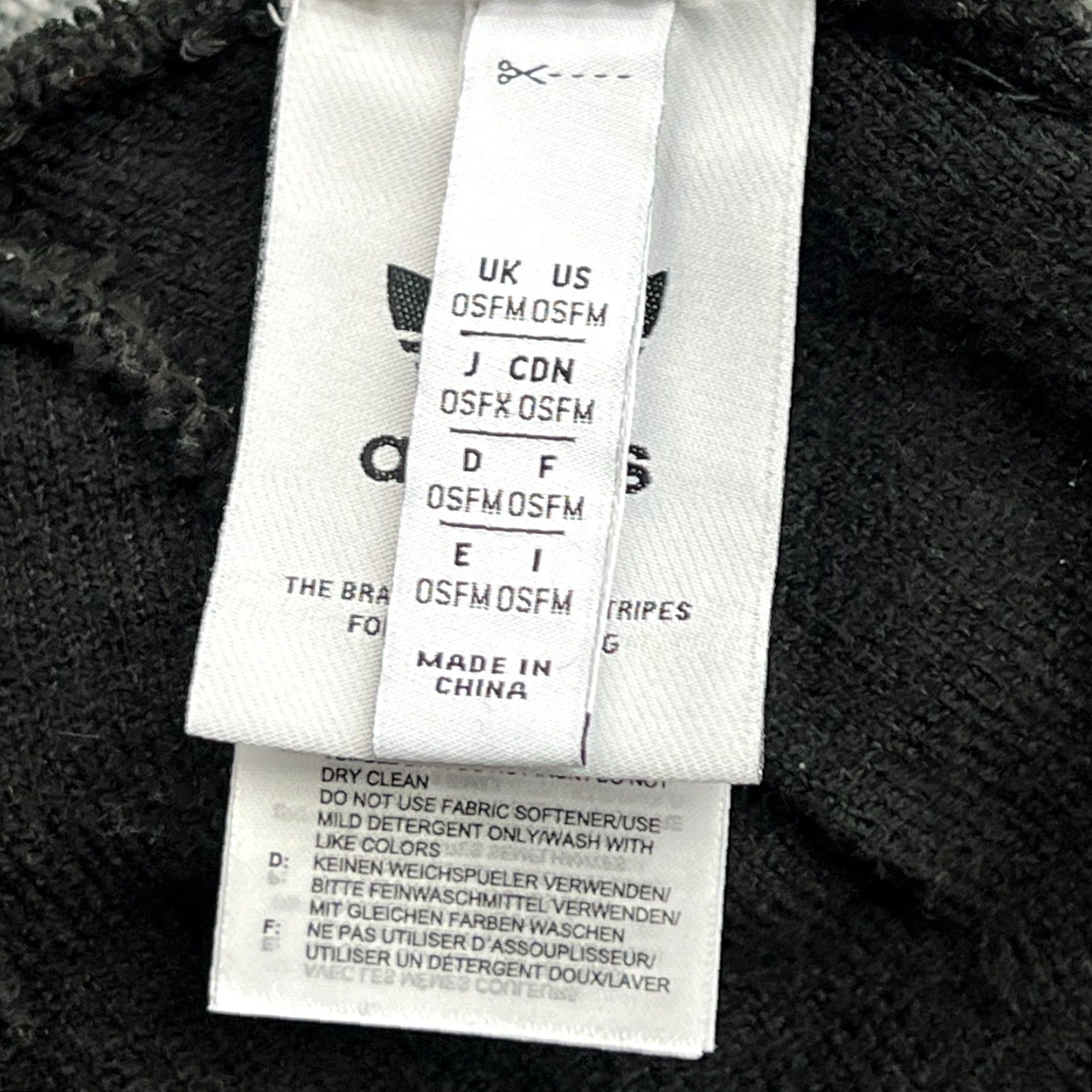 Adidas Adidas Beanie Hat One Size Shmoo Trefoil Black White OSFA Unisex Adults Knit Thermal Slim Stretch Multicolor Line Size ONE SIZE - 4 Thumbnail