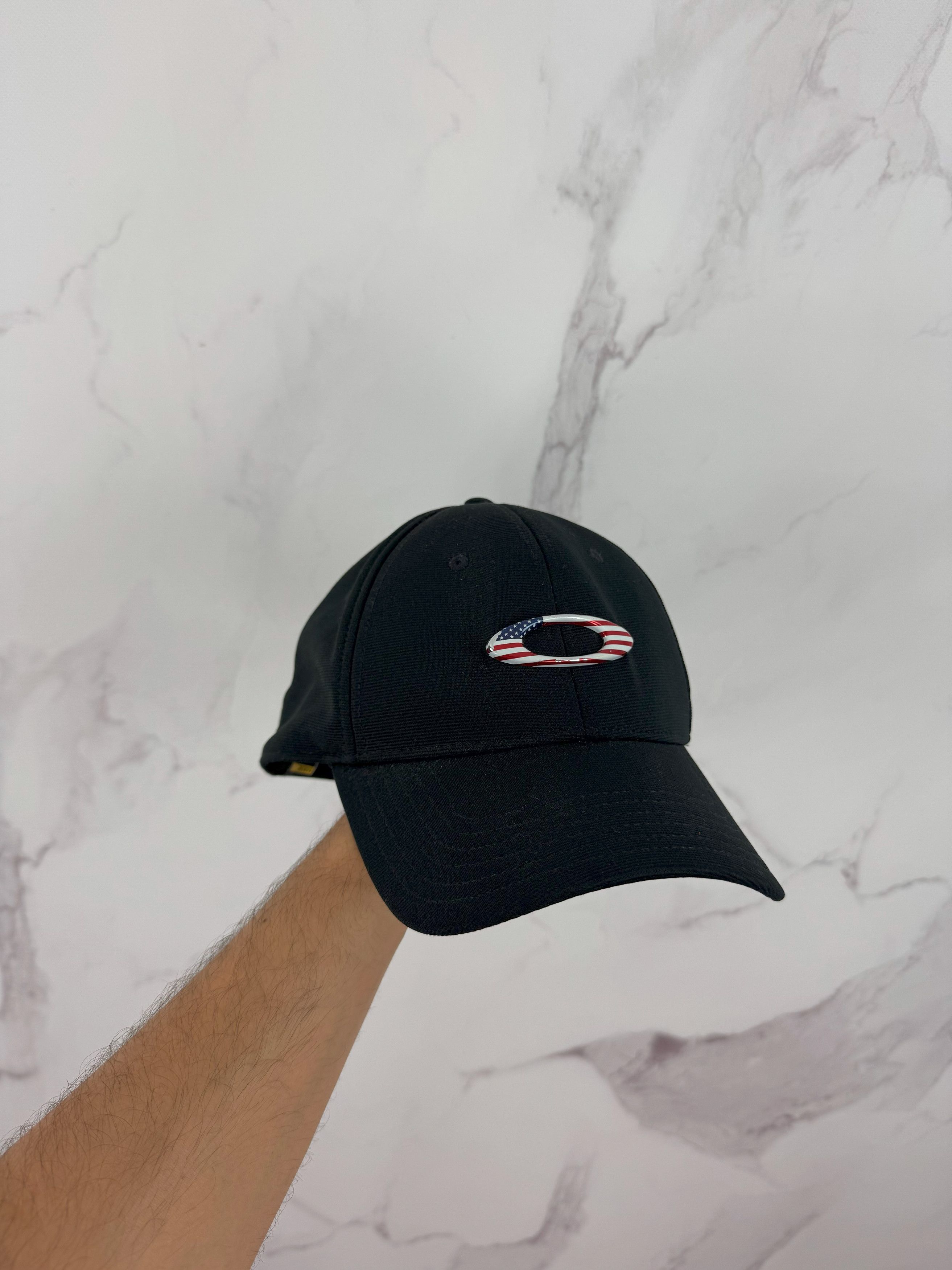 Oakley Oakley USA Flag Logo Cap Metal Emblem Baseball Hat Size ONE SIZE - 1 Thumbnail