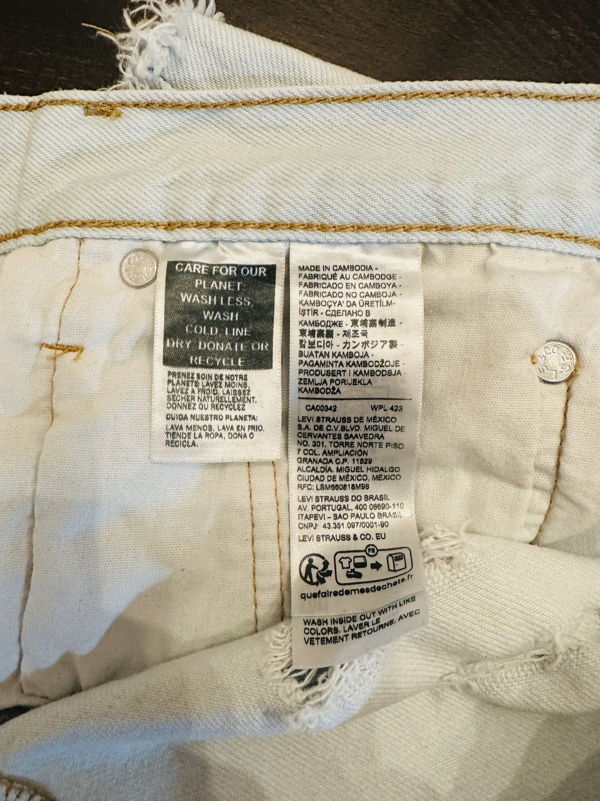 Levi's Levi’s 501 Distressed Women’s Light Wash Button Fly-Size 26 Size 26" / US 2 / IT 38 - 7 Thumbnail