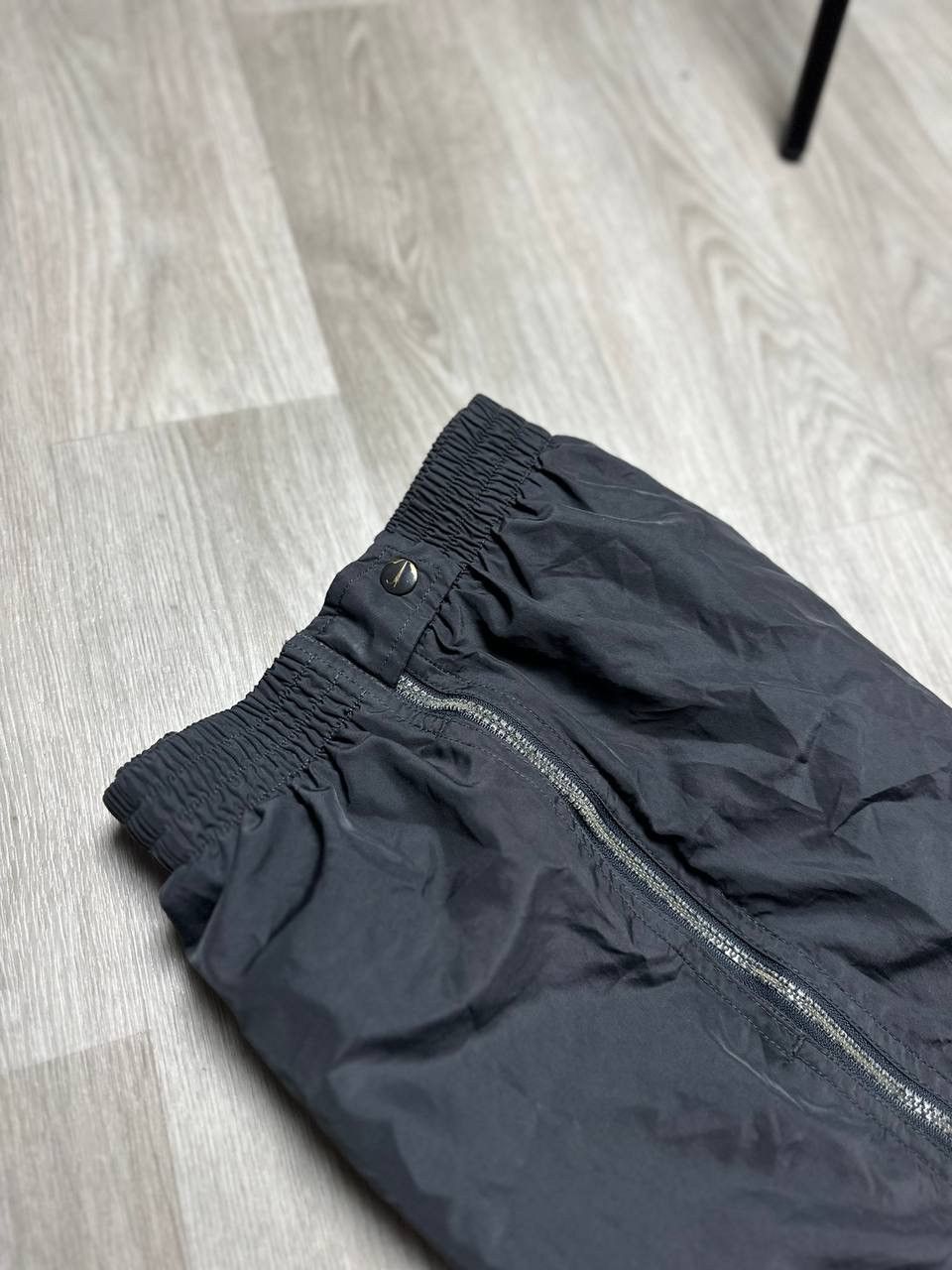 Vintage Vintage Nike Nylon Track Pants Swoosh Logo Sweatpants Size US 32 / EU 48 - 6 Thumbnail