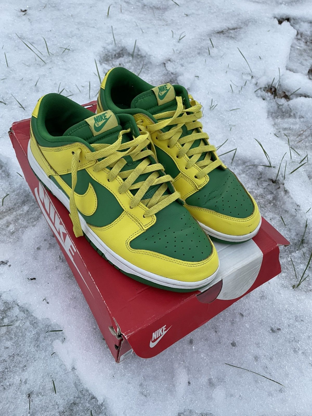 Nike Nike SB Dunk low Reverse Brazil Size US 11.5 / EU 44-45 - 1 Thumbnail