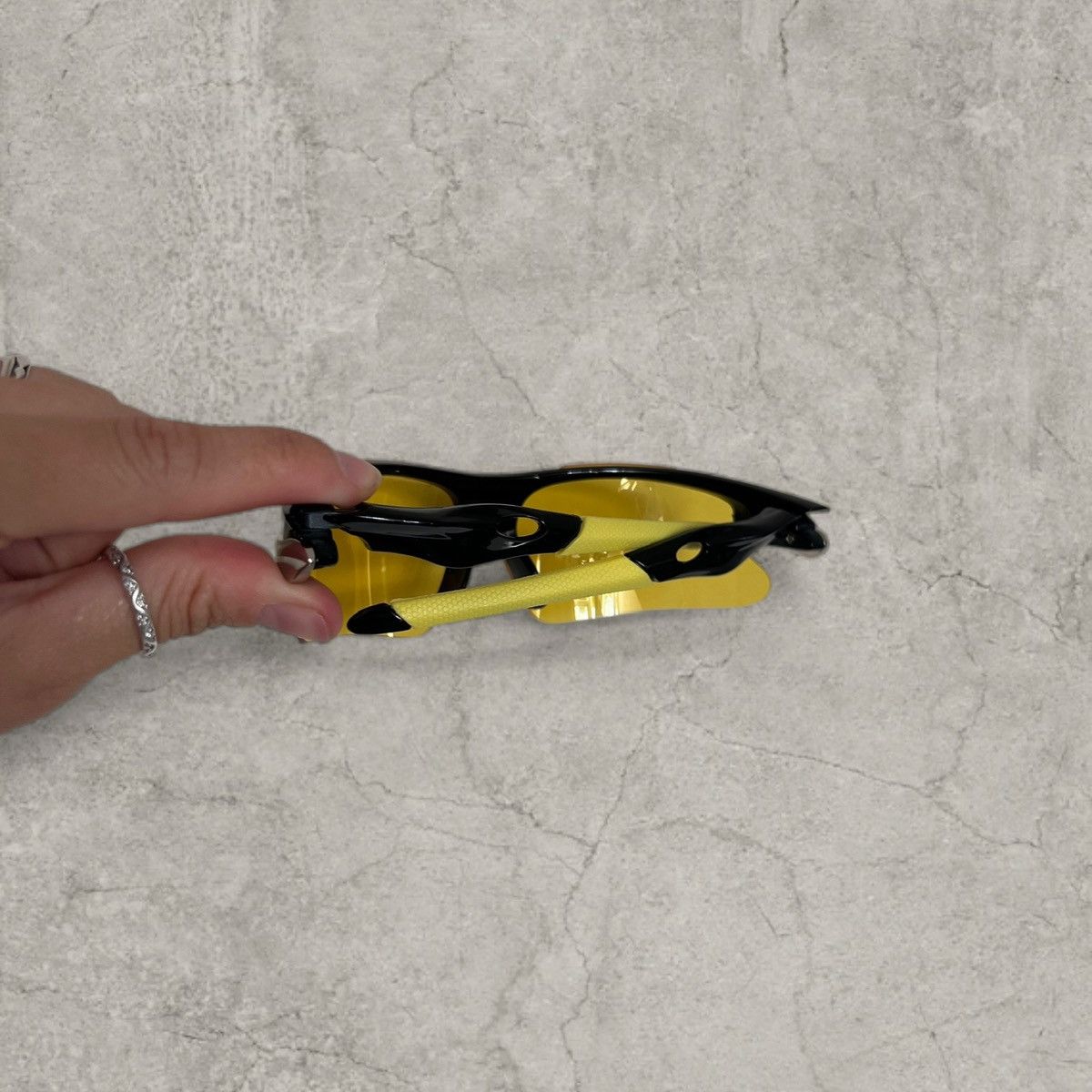 Japanese Brand Insane UV400 sport sunglasses, yellow/black lense. One size. Size ONE SIZE - 4 Thumbnail