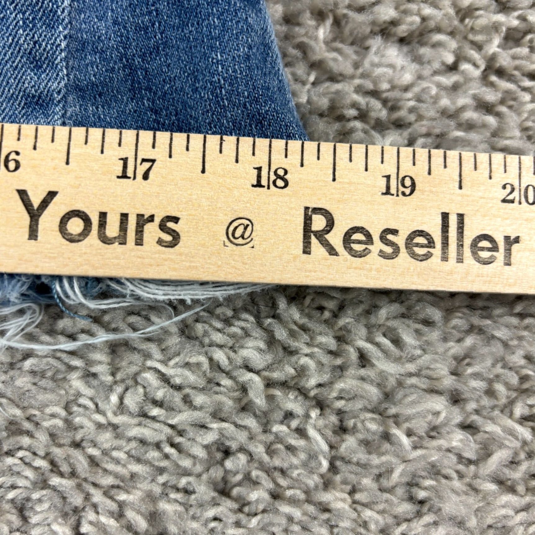American Eagle Outfitters AMERICAN EAGLE Denim Skirt Womens 0 A-Line Button Fly Frayed Medium Wash Blue Size 25" / US 0 / IT 36 - 5 Thumbnail