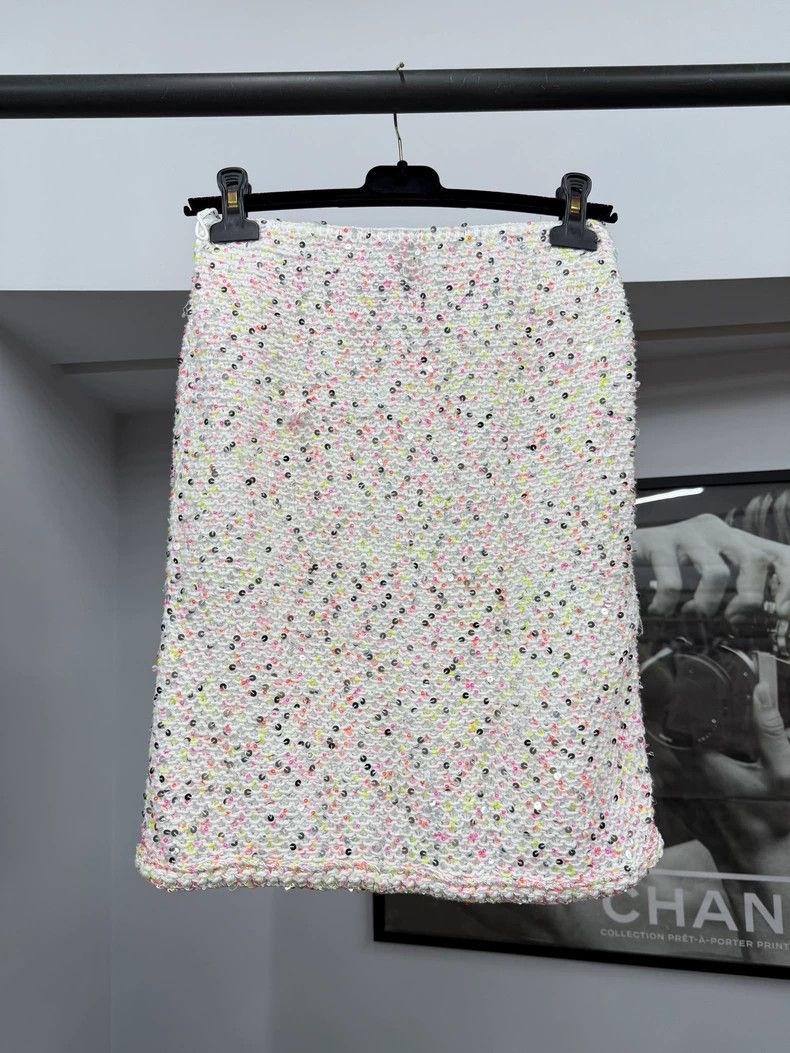 Chanel Chanel 24P pink sequin tweed skirt Size 42" / US 20 - 2 Thumbnail
