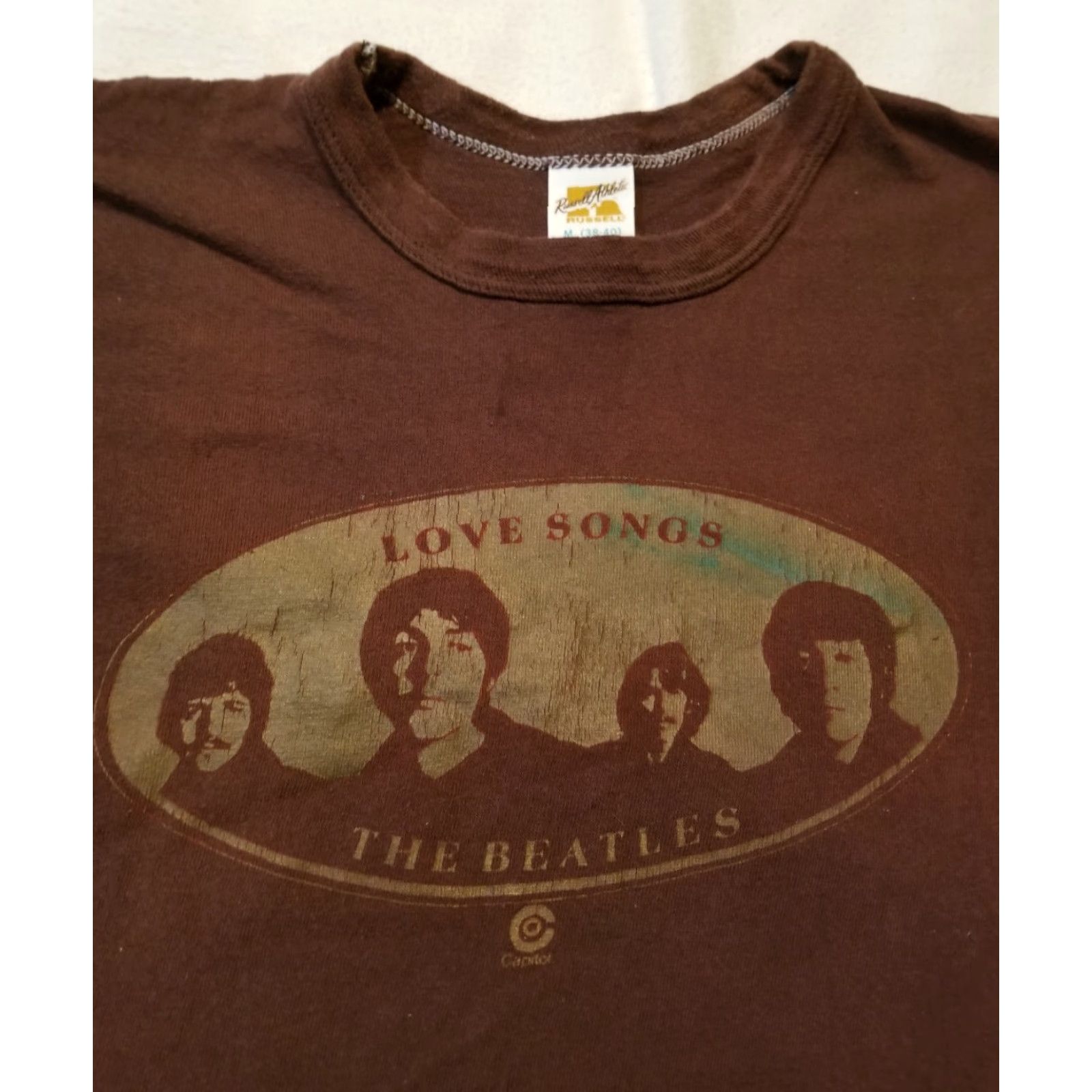 Vintage VINTAGE Beatles Capital Records Love Songs Lennon Rock Hippe 60s Paul T Shirt Womens Medium Brown Graphic Tee Size M / US 6-8 / IT 42-44 - 2 Thumbnail