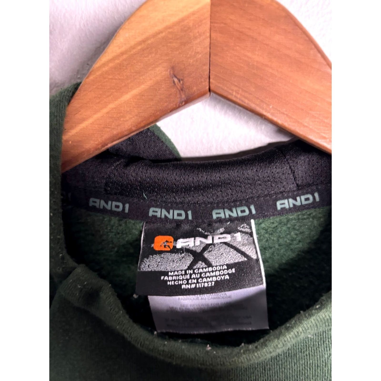 Vintage AND1 Hoodie Mens Size M Green Pullover Hooded Basketball City College Sports Pockets Logo Vintage: No 8/10 Size US M / EU 48-50 / 2 - 4 Thumbnail
